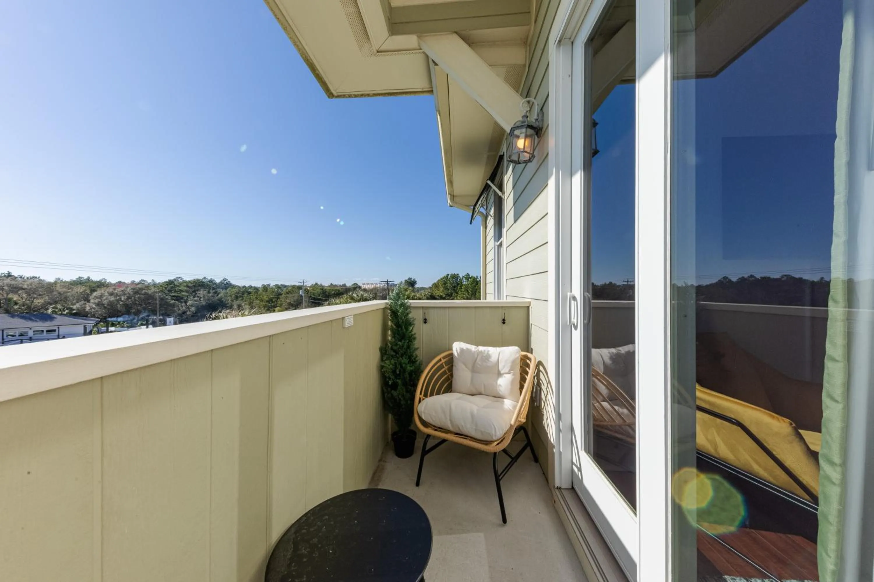 Patio in 30-A Inn & Suites