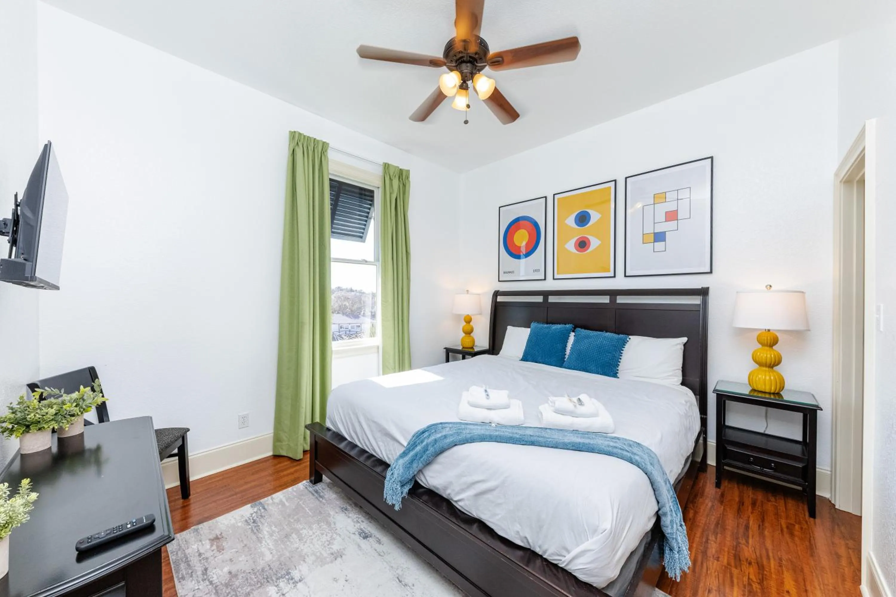 Bedroom, Bed in 30-A Inn & Suites