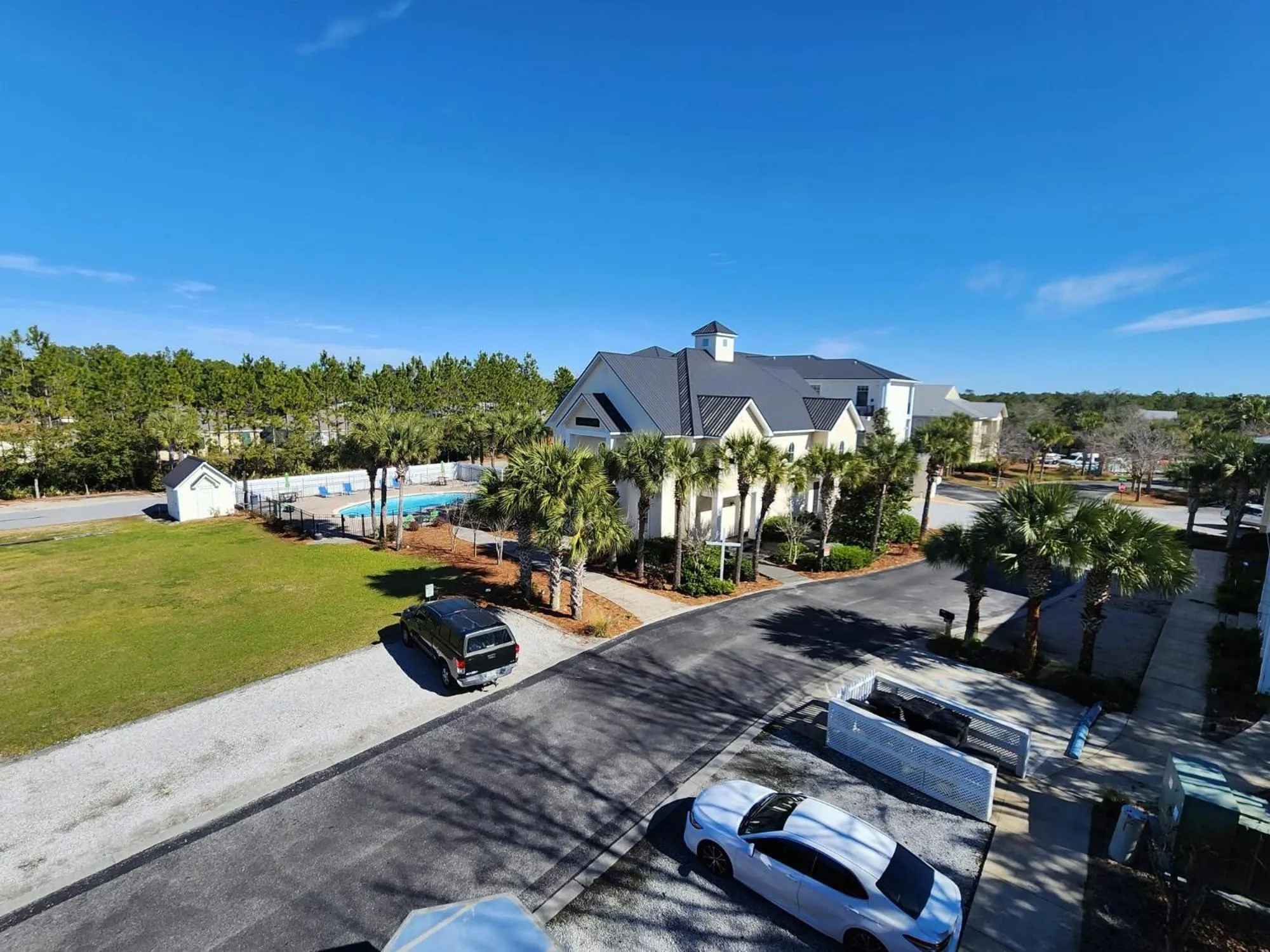 Parking in 30-A Inn & Suites