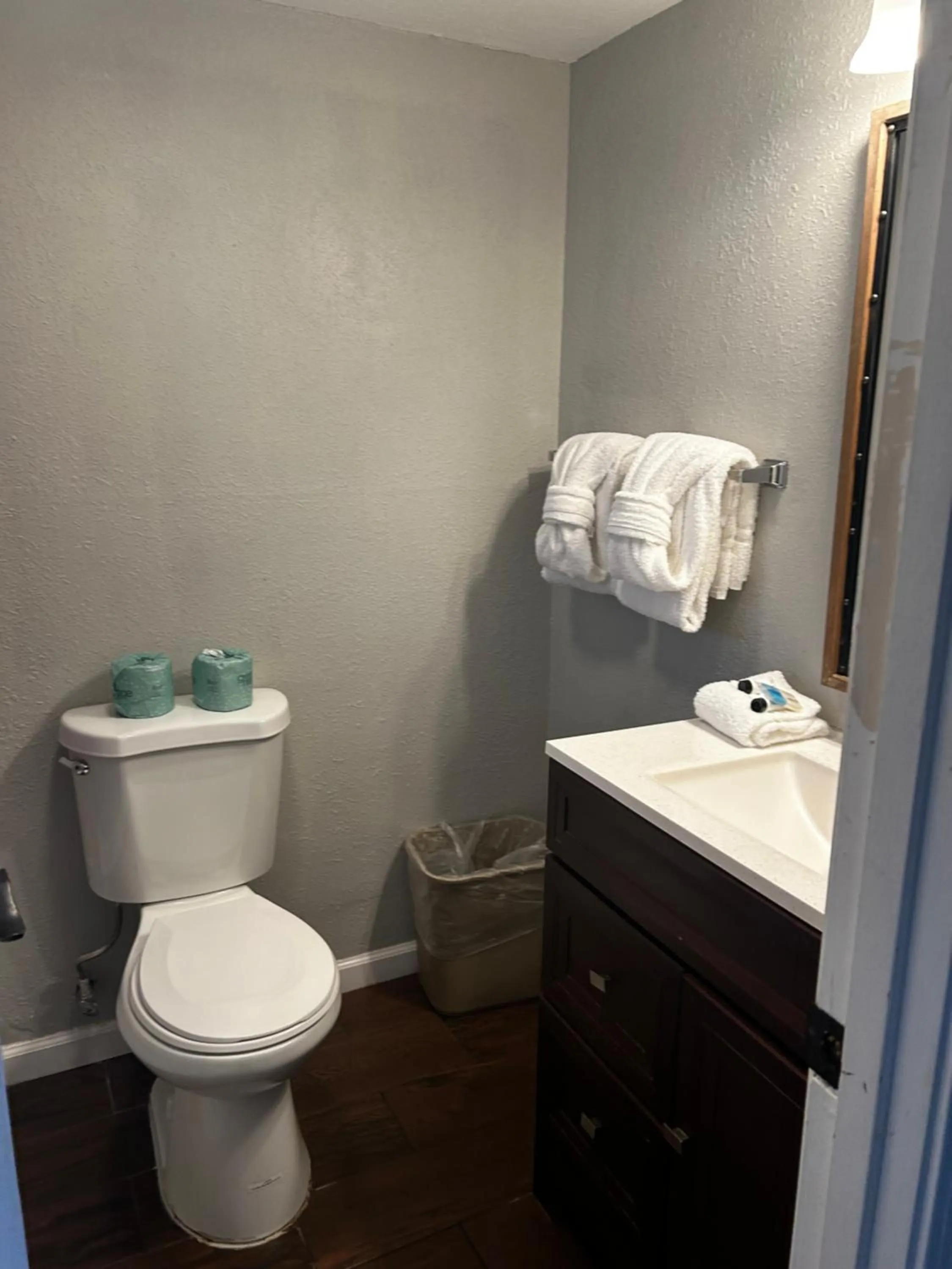 Bathroom in Brookside Lodge