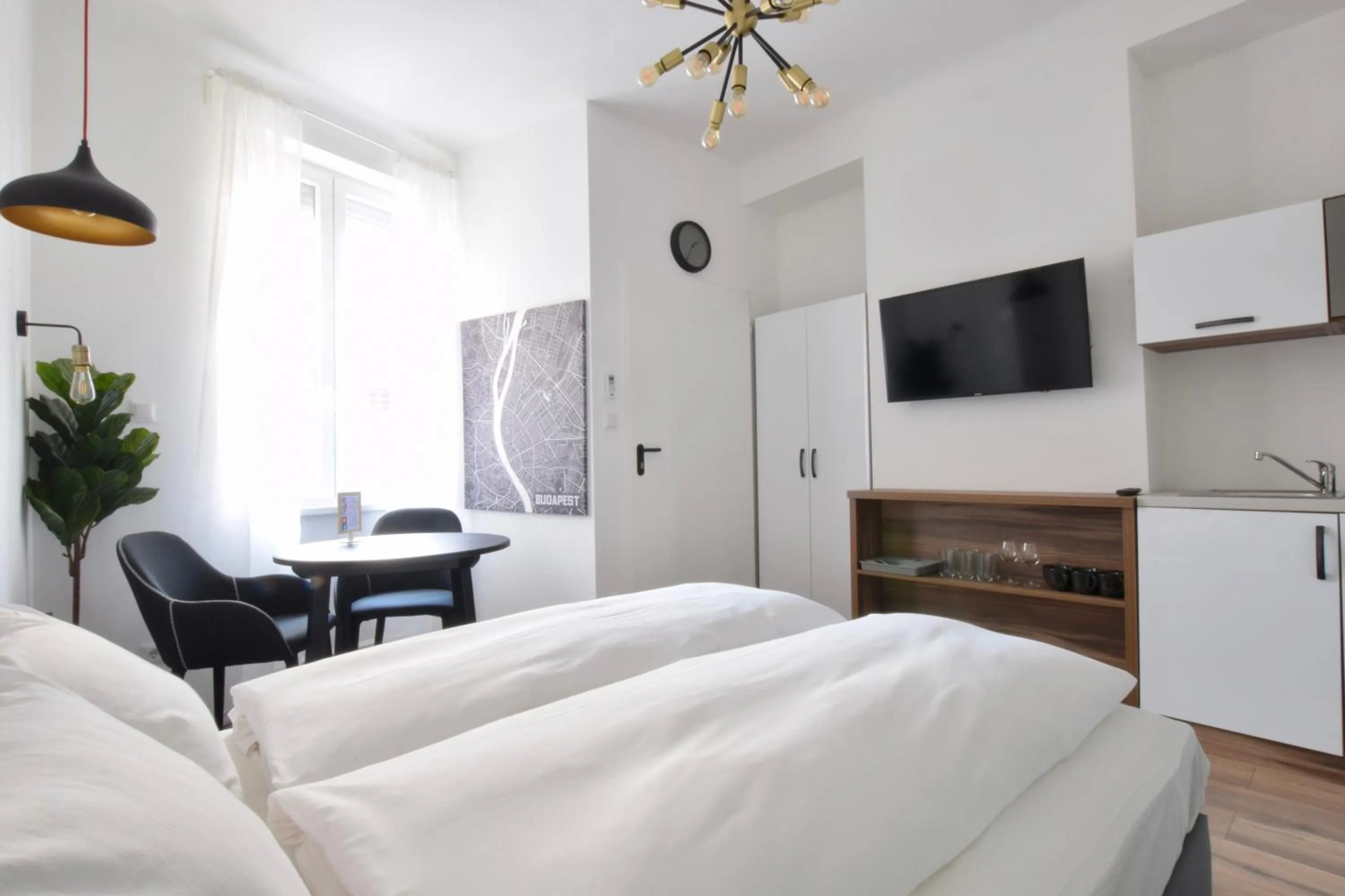 Bedroom, Bed in Standard Apartment by Hi5 - Régiposta