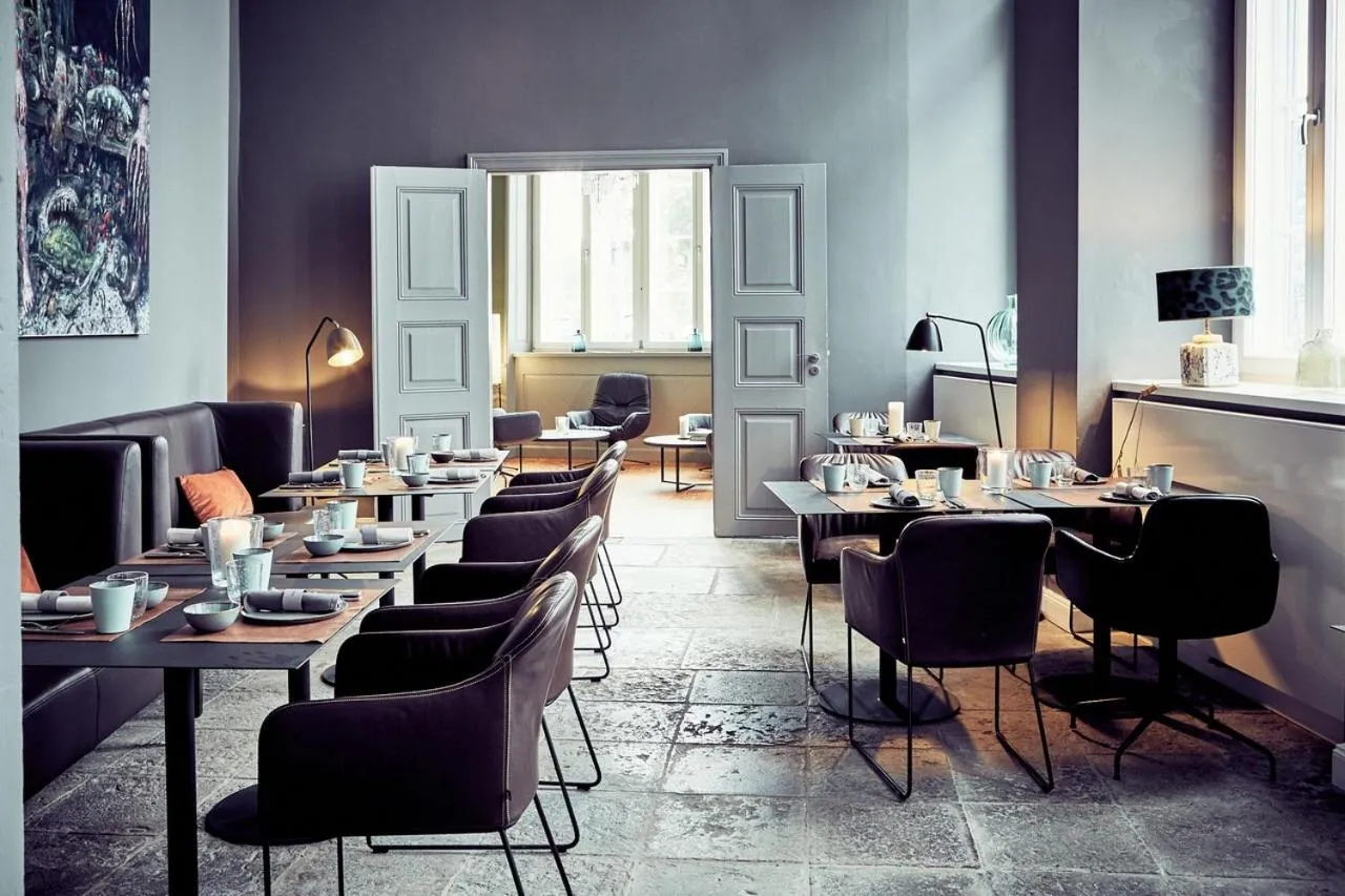 Dining area in Fisher's Loft Hotel