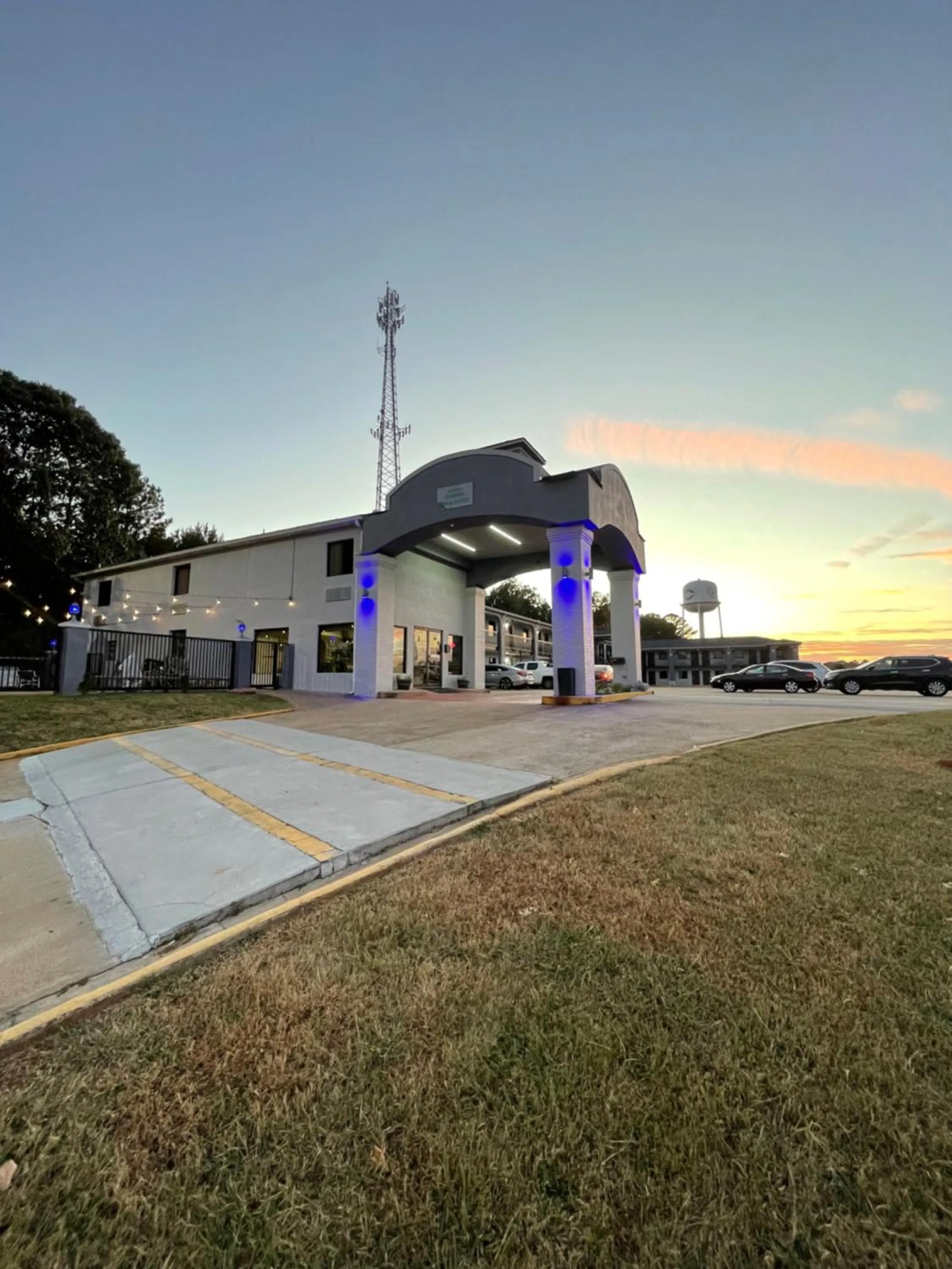 Garden Inn & Suites