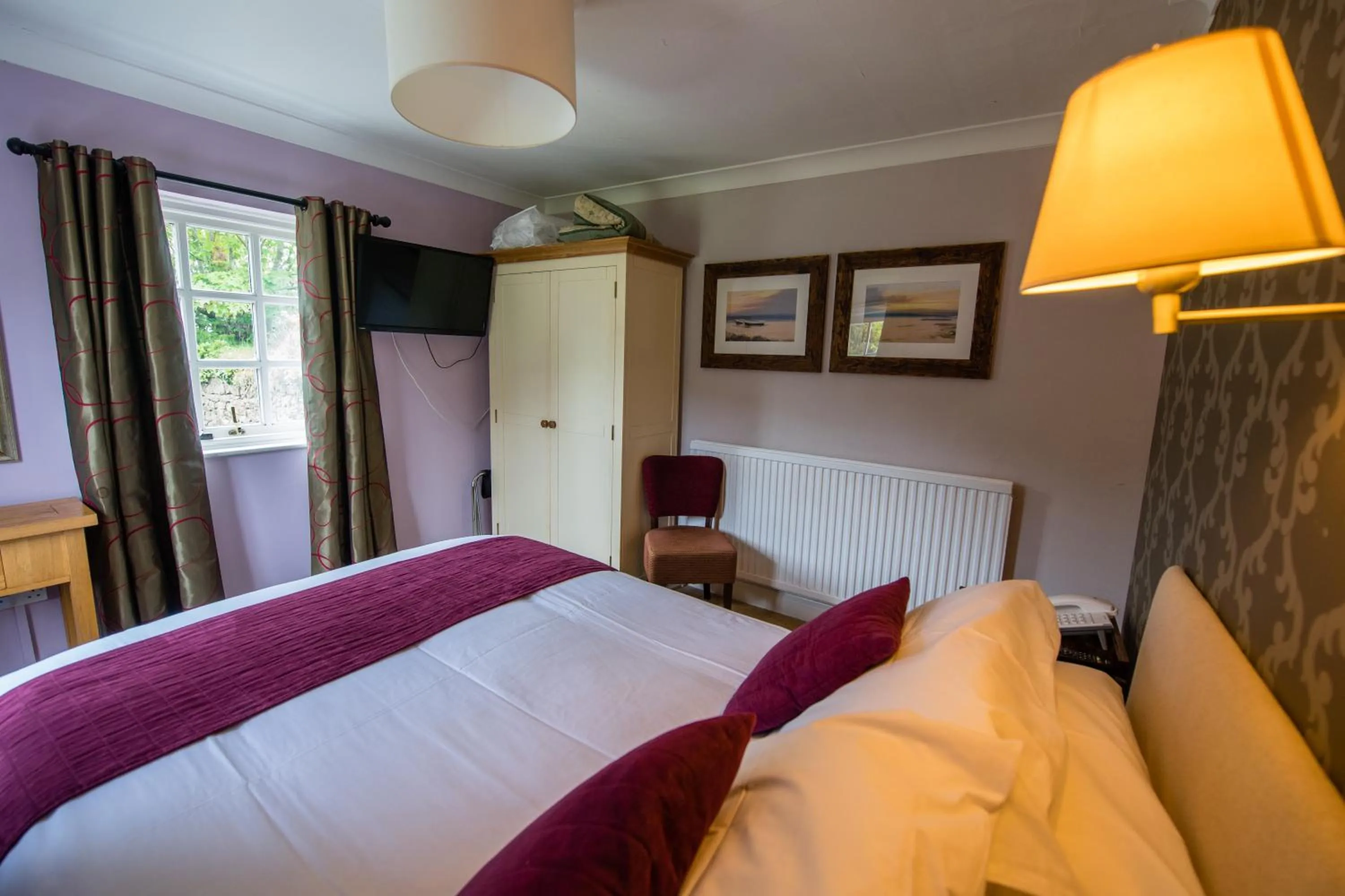 Bedroom, Bed in The Grove