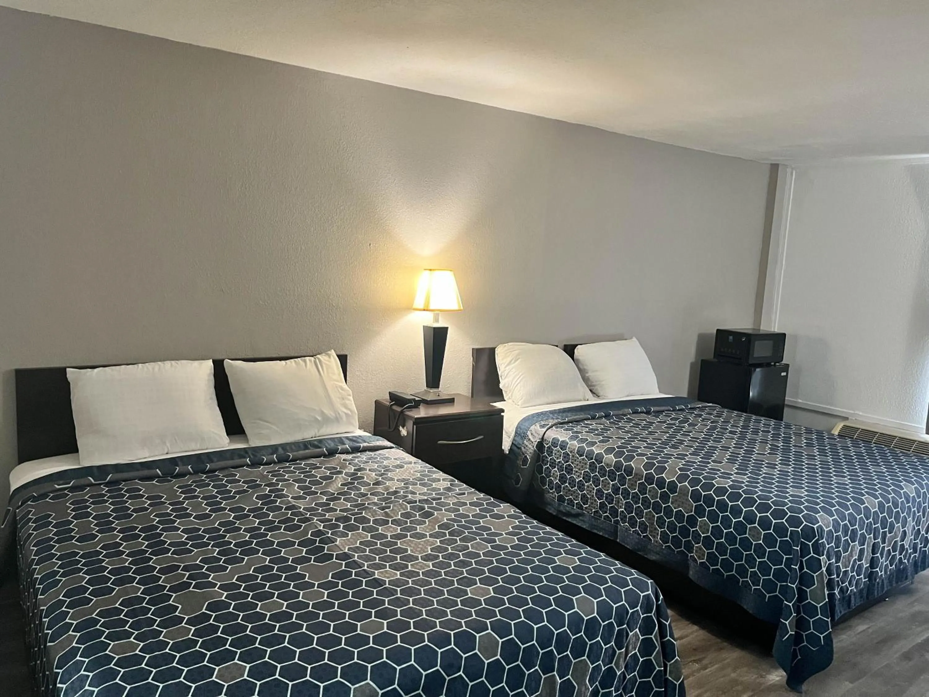 Bedroom, Bed in Motel 6 Spartanburg, SC Northwest Business 85