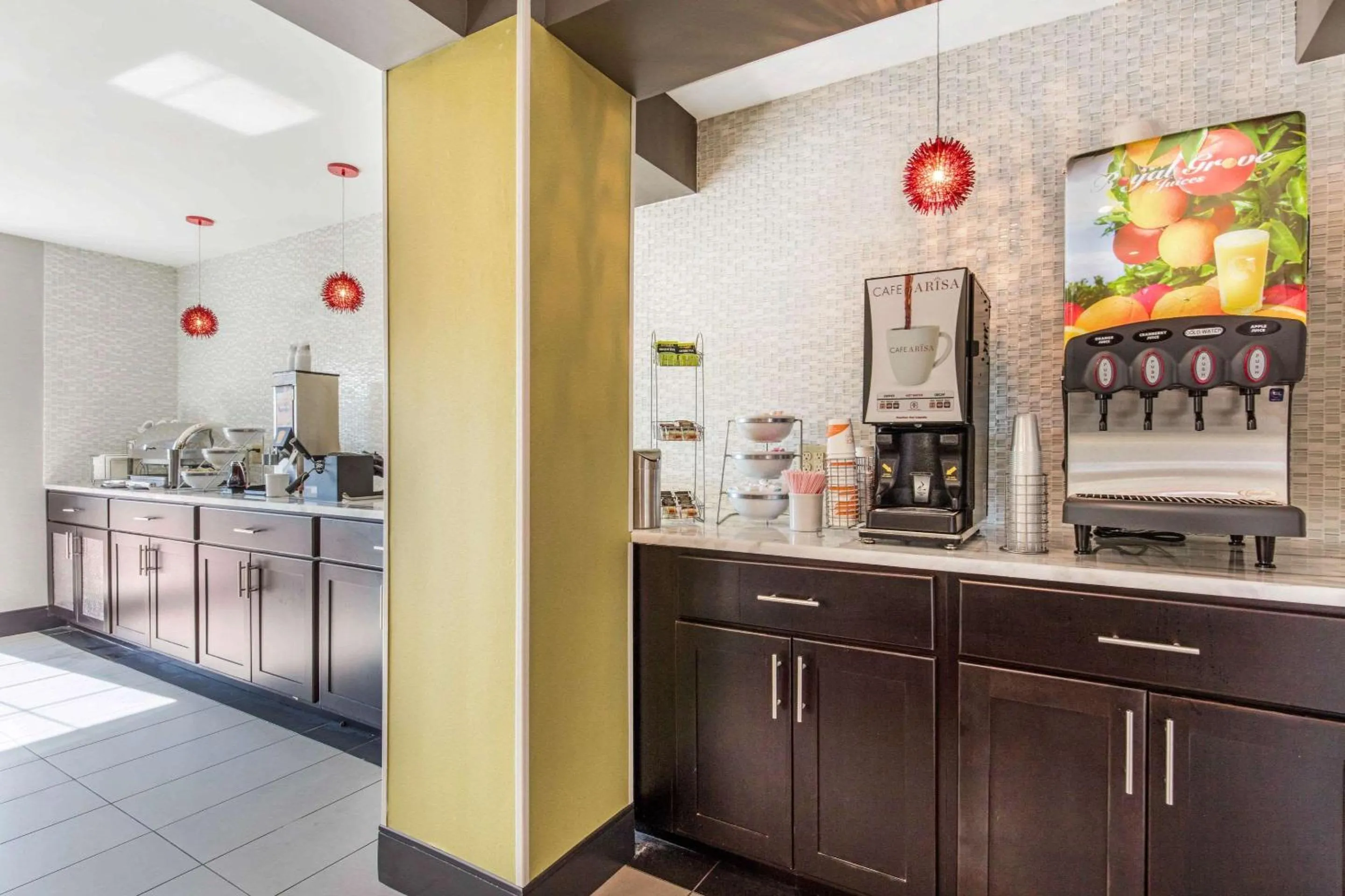 Restaurant/places to eat in Comfort Inn Memphis Airport West