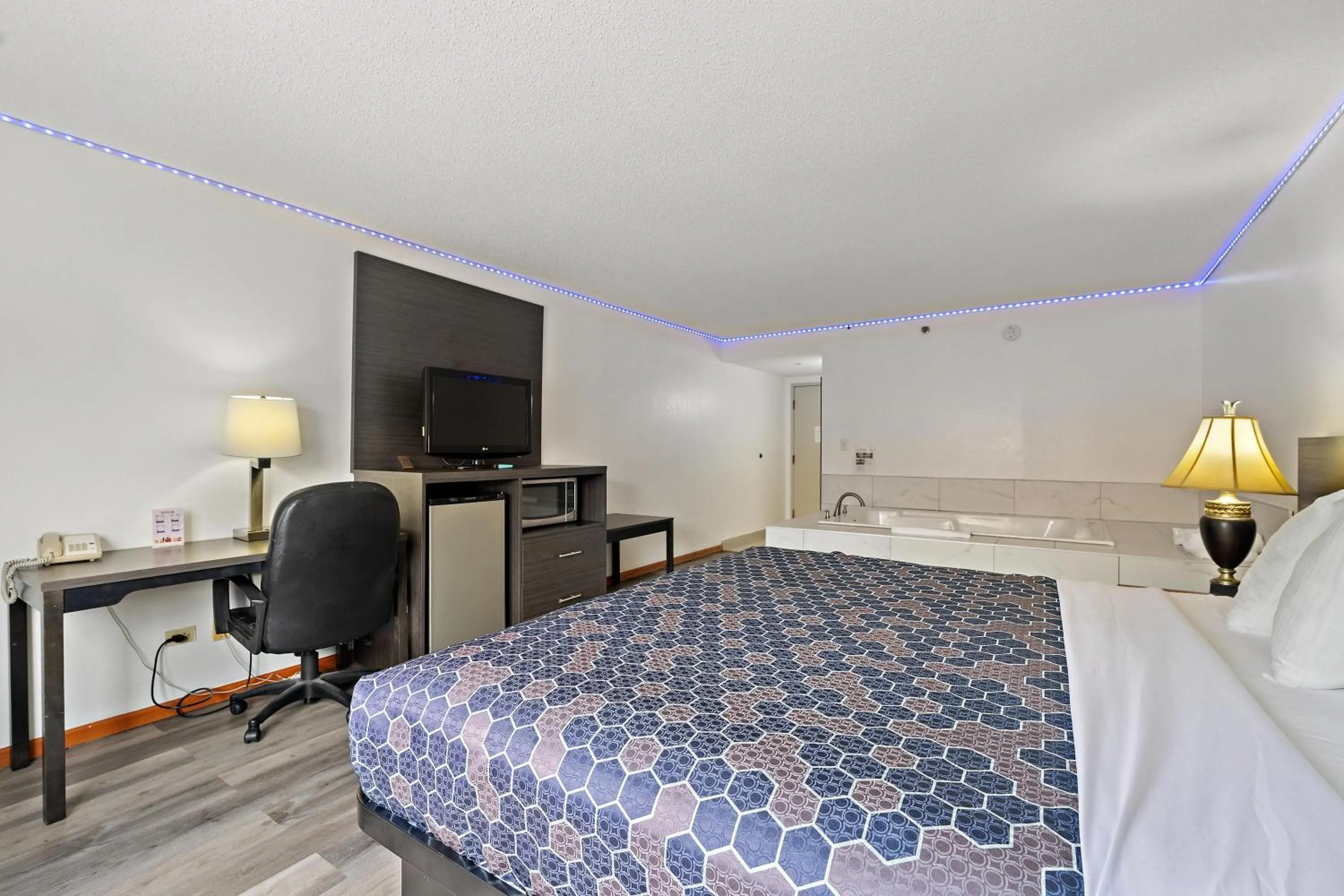 Bed in Chicago Club Inn & Suite