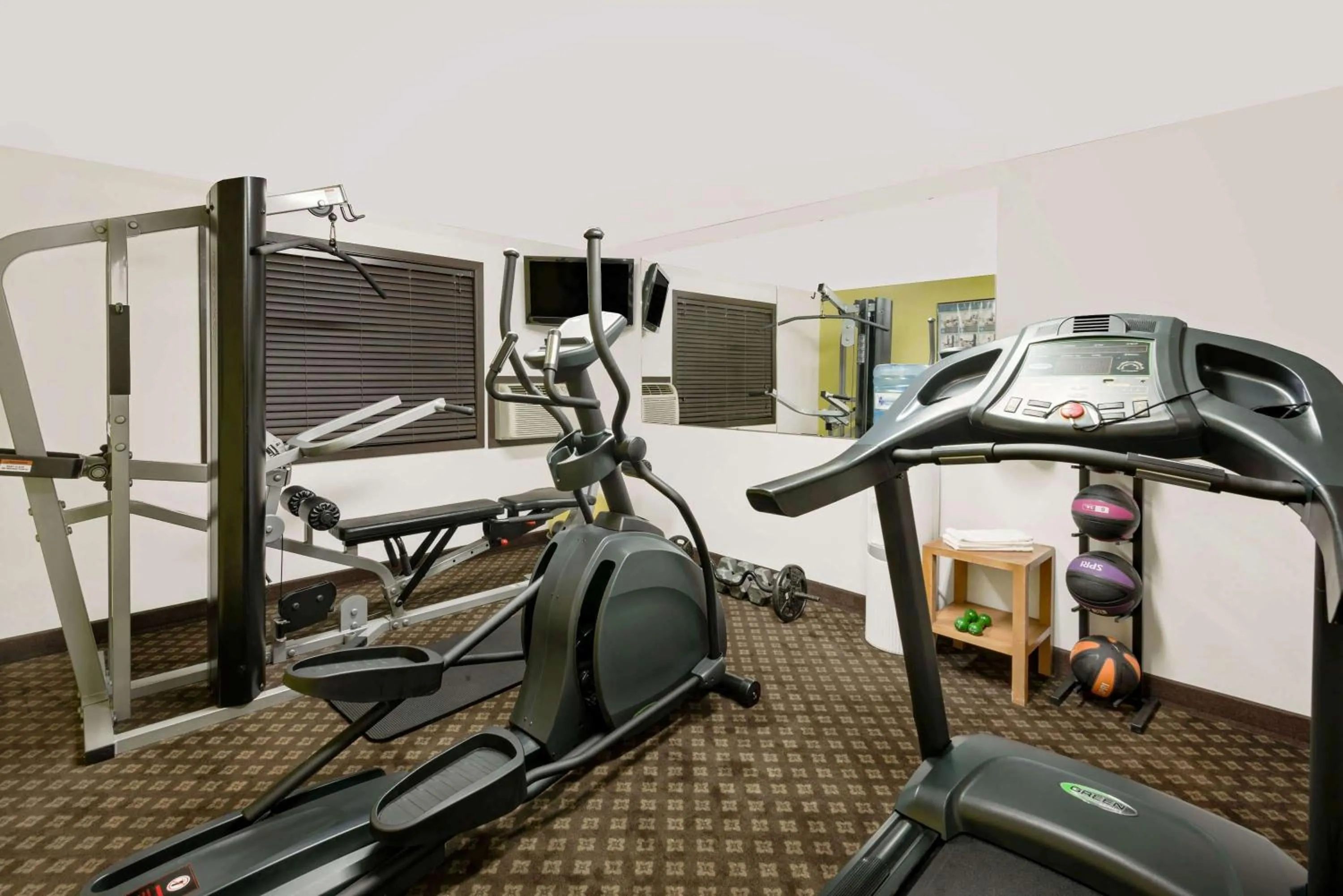 Fitness centre/facilities in Days Inn by Wyndham Fort Dodge