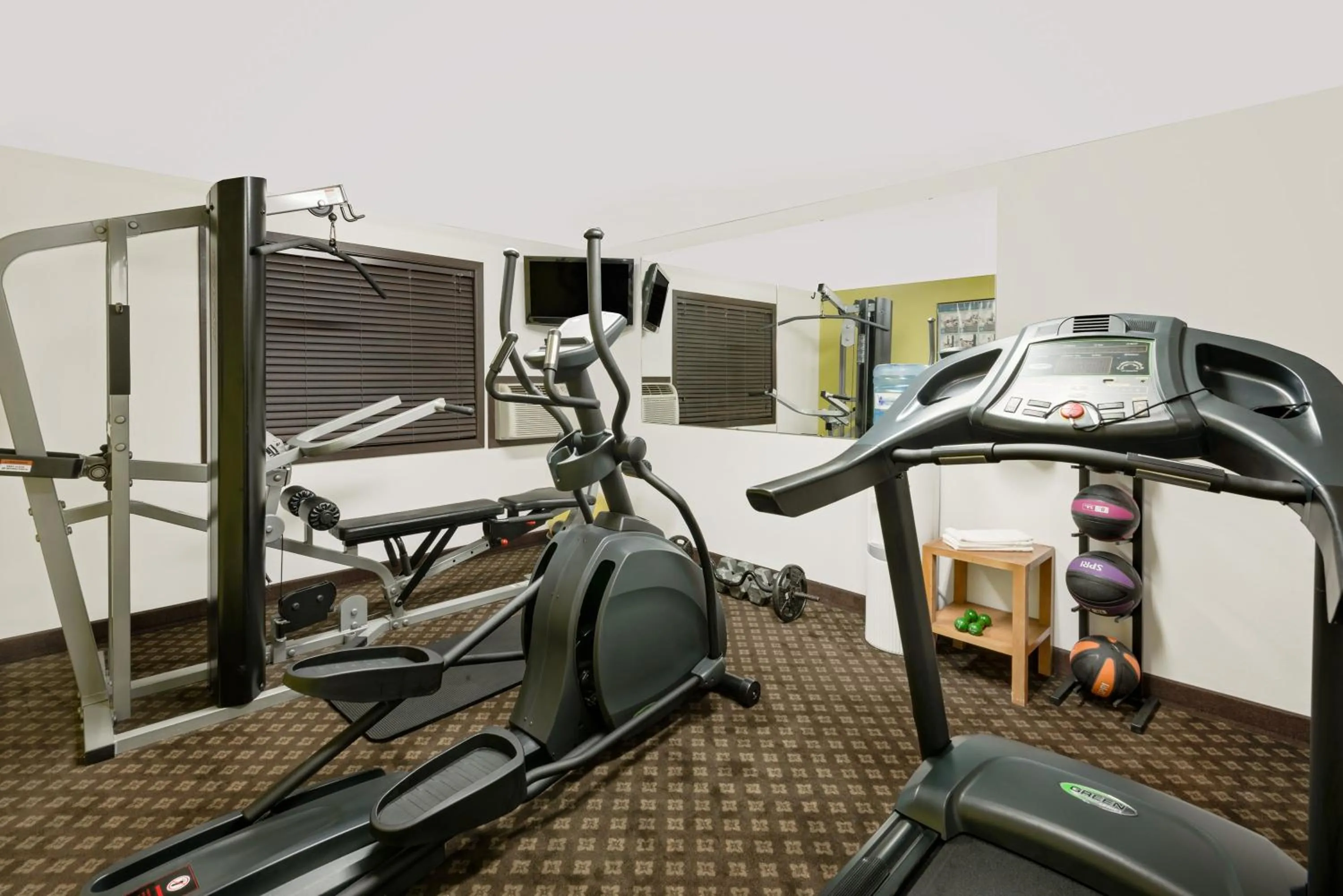 Fitness centre/facilities in Days Inn by Wyndham Fort Dodge