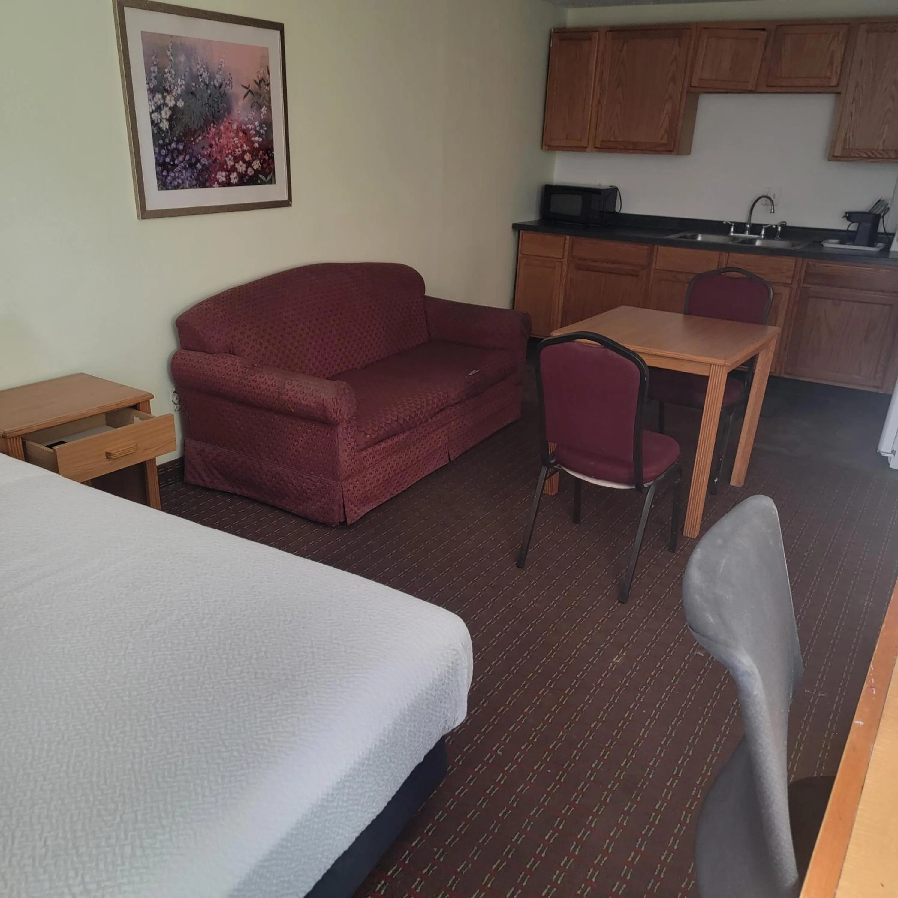 Bed in Days Inn by Wyndham Fort Dodge