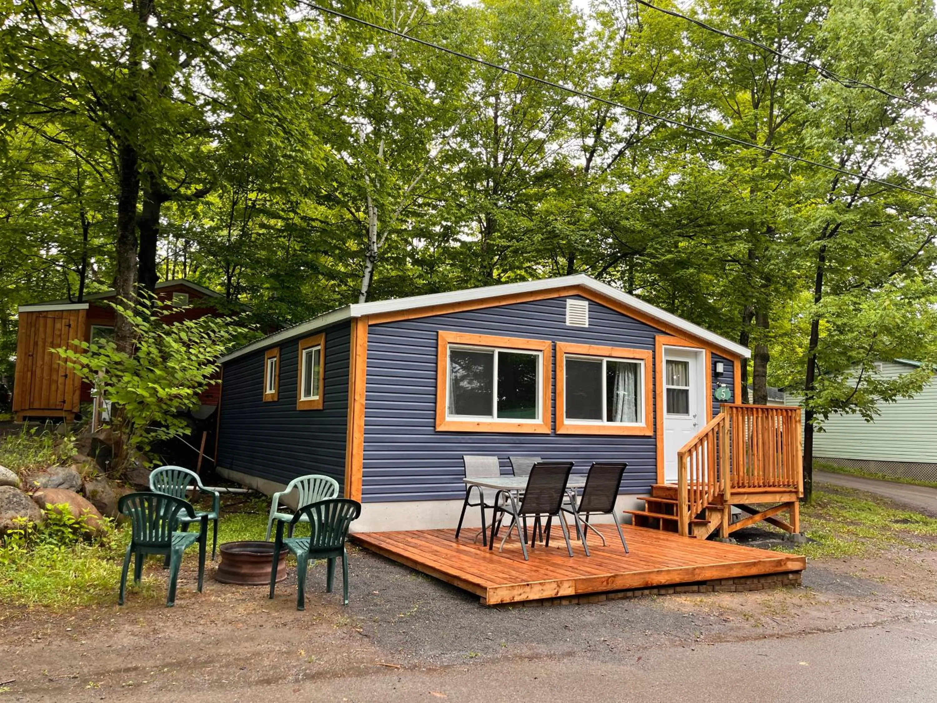 Patio in Camping Chalets Lac St-Augustin