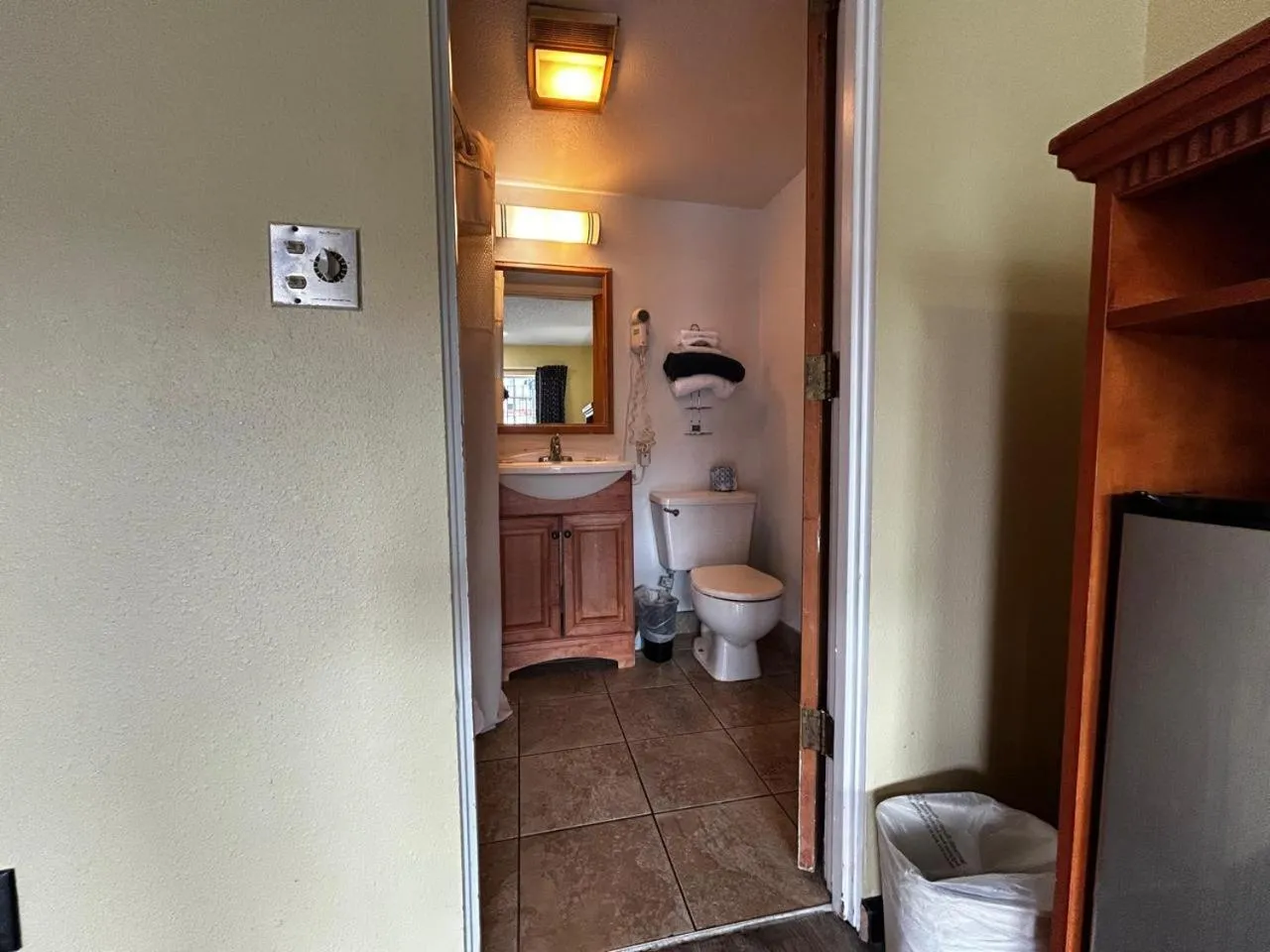 Bathroom in Travelers Inn by OYO Longview Kelso