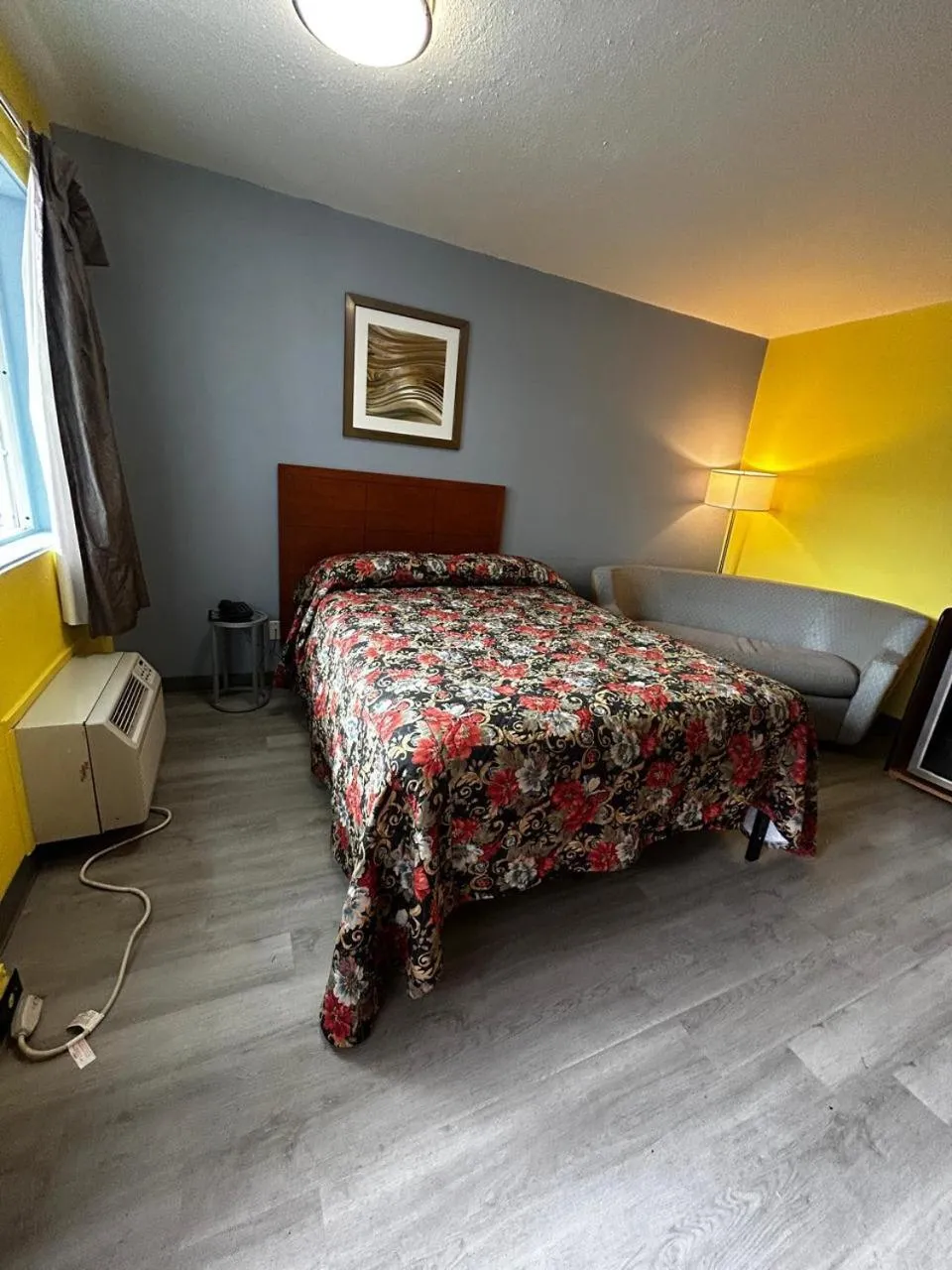 Bedroom, Bed in Travelers Inn by OYO Longview Kelso