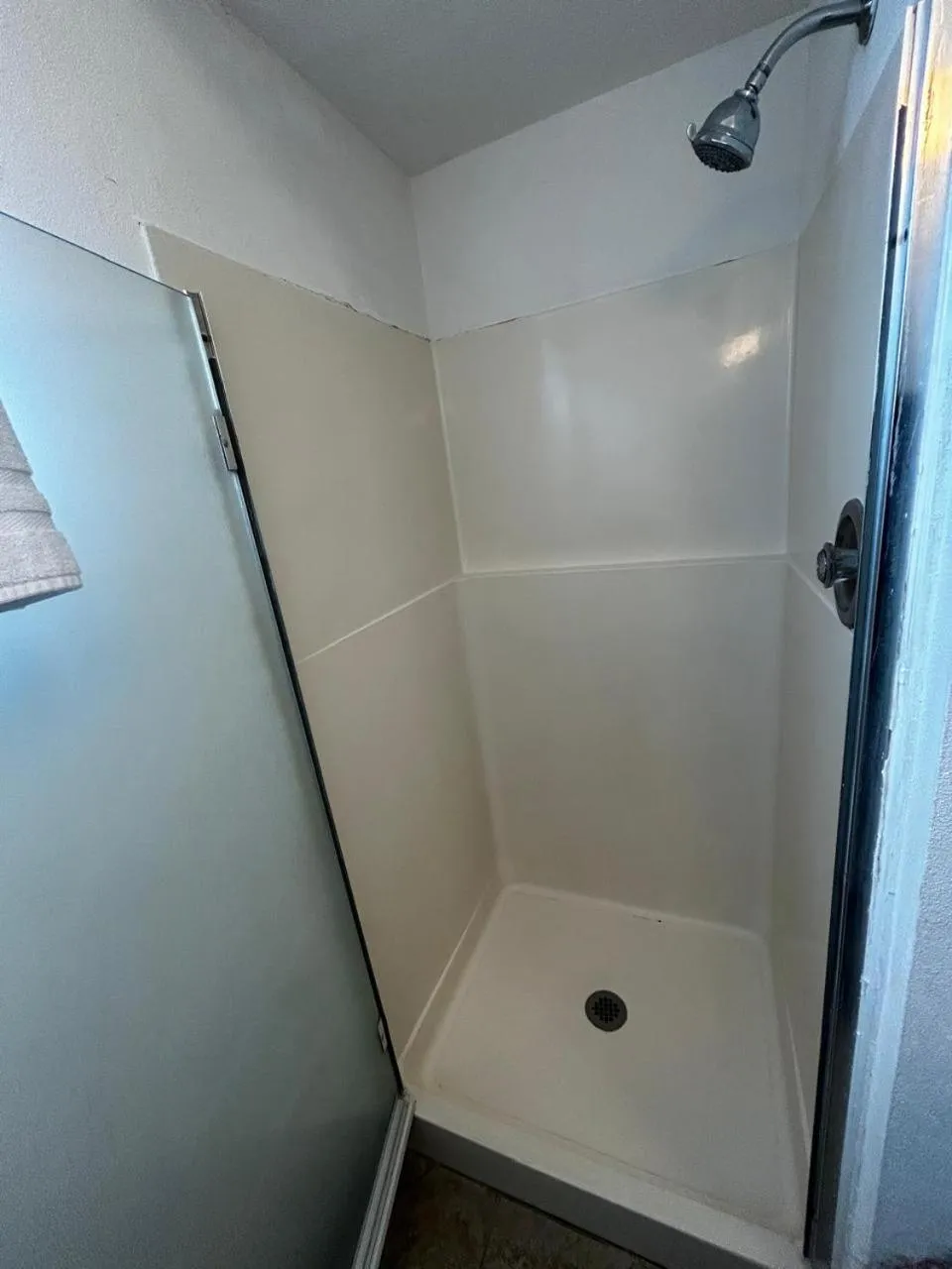 Bathroom in Travelers Inn by OYO Longview Kelso