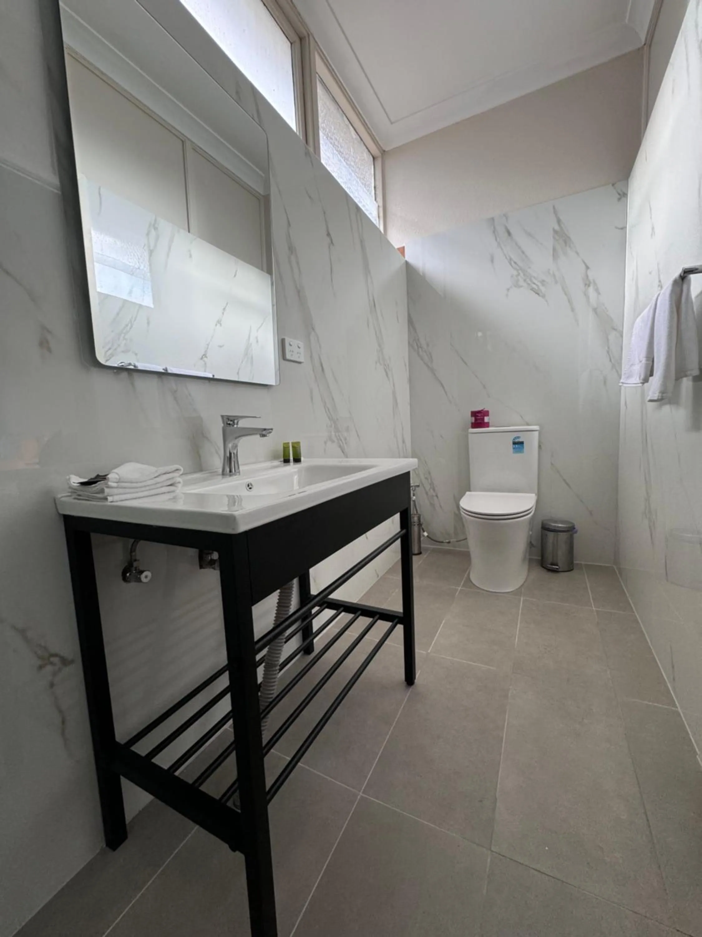 Bathroom in Lismore City Motor Inn