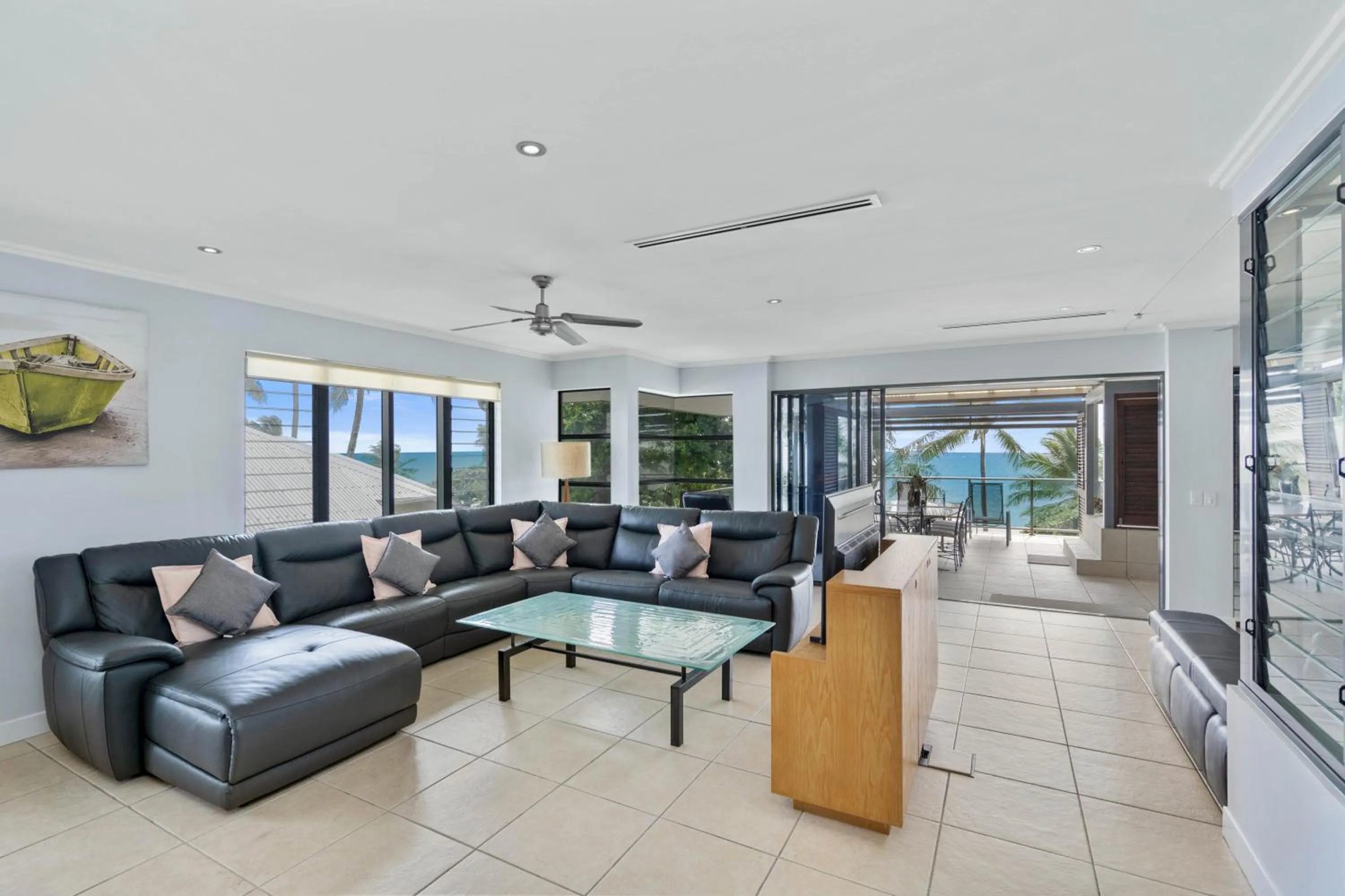 Living room in Sea Point on Trinity Beach