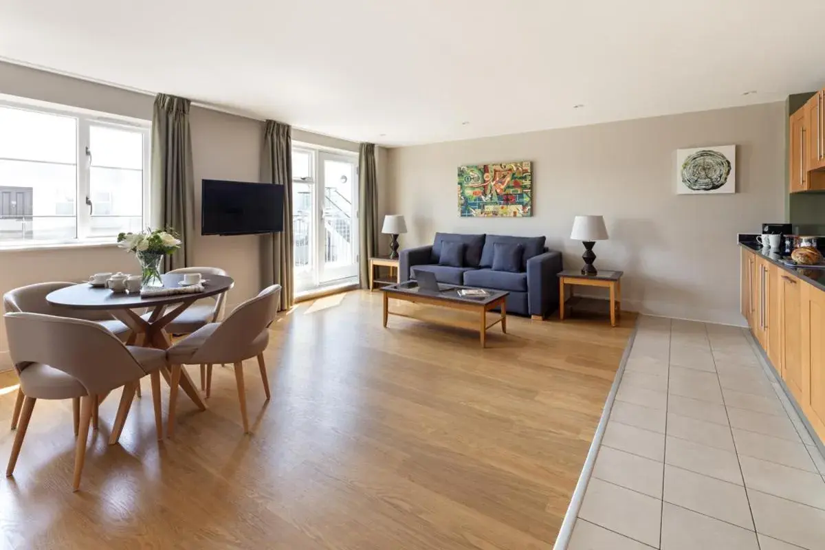 Two-Bedroom Apartment in Marlin Apartments Commercial Road - Limehouse Two-Bedroom Apartment in Marlin Apartments Commercial Road - Limehouse