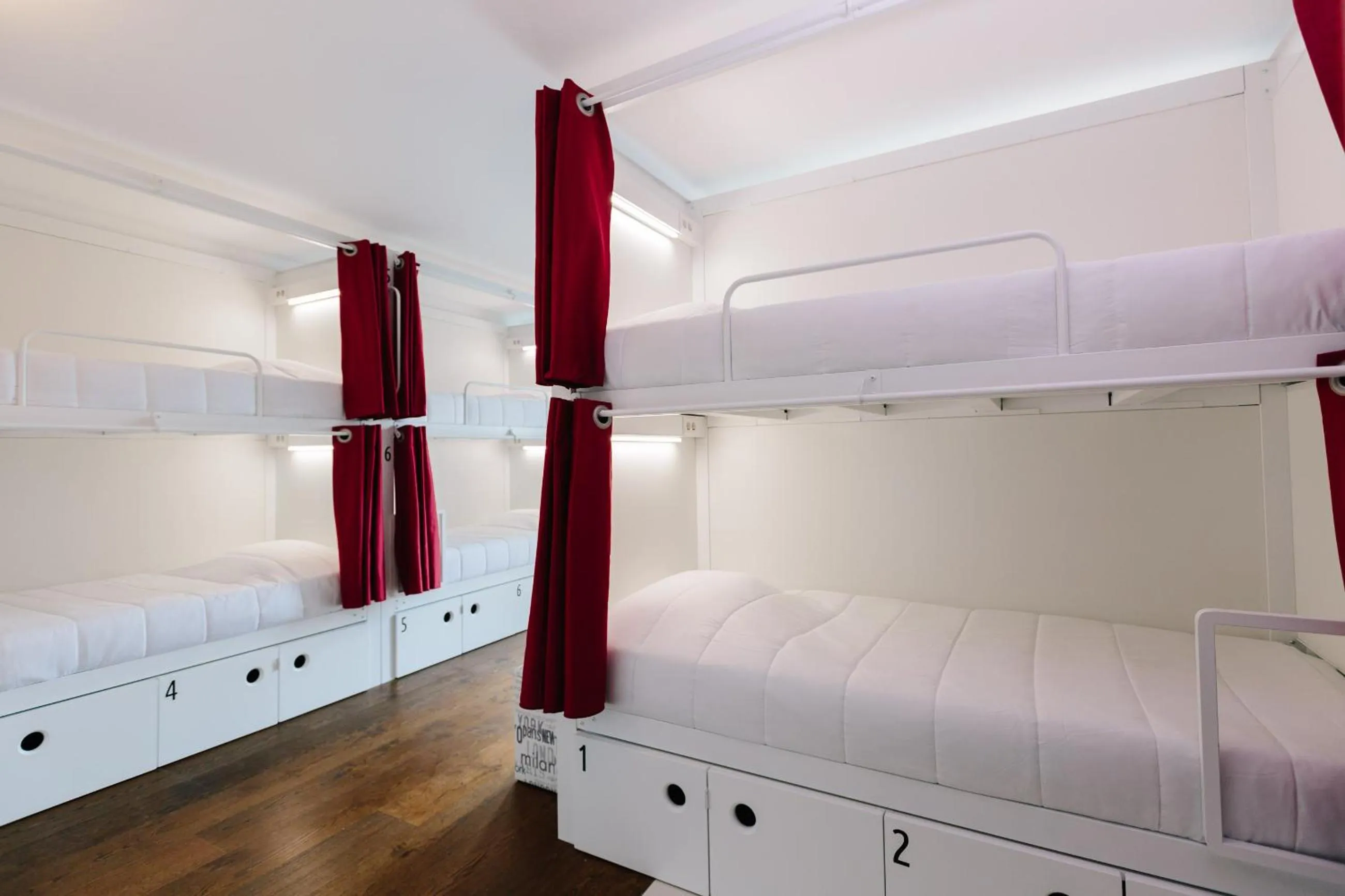 Bedroom, Bed in Lisbon South Hostel