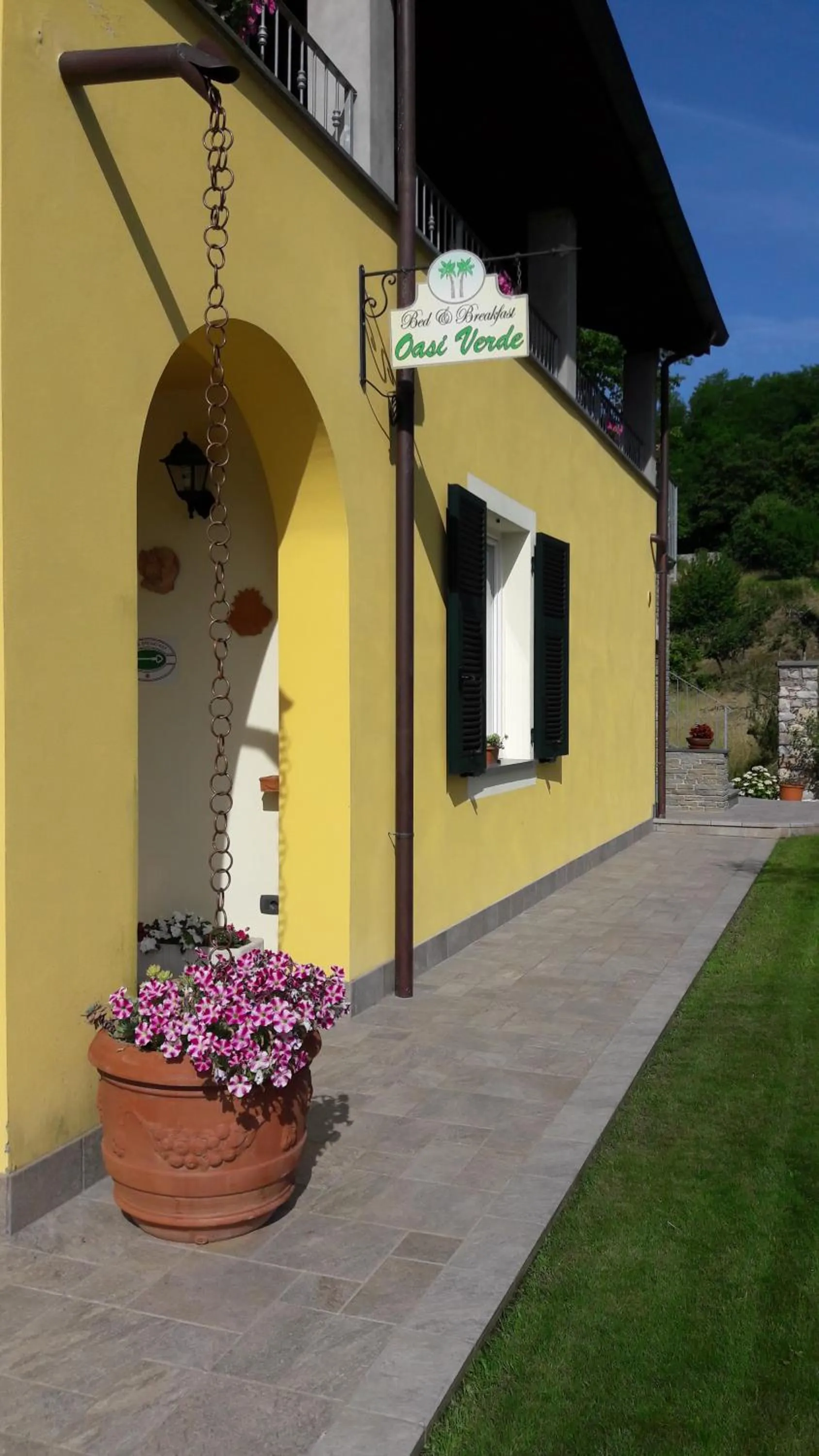 Facade/entrance in B&B Oasi Verde