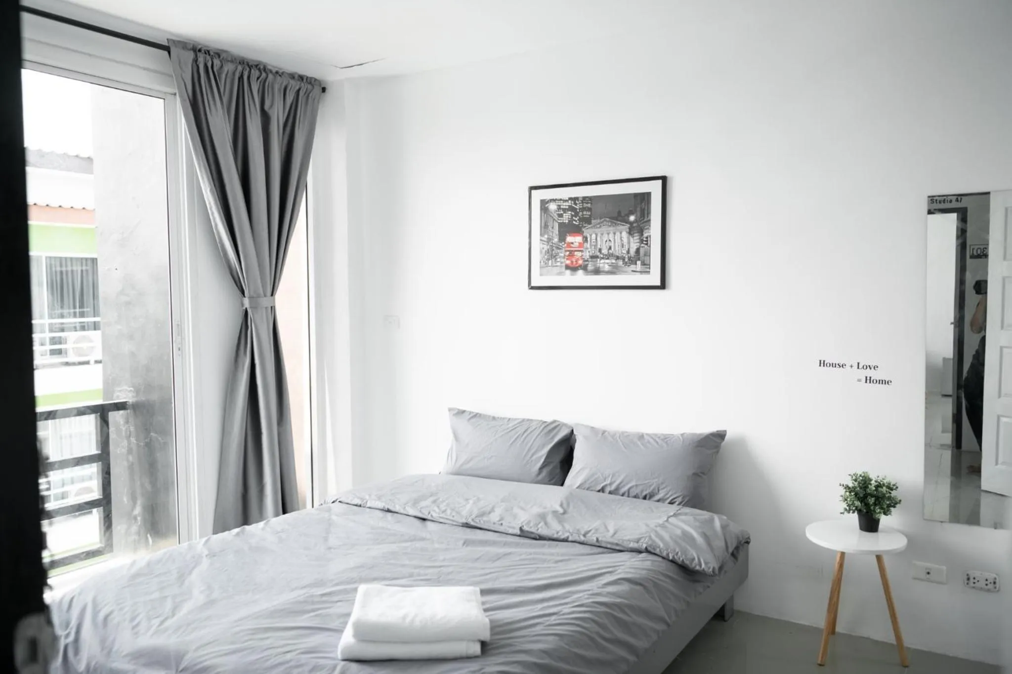 Bed in Studio 41 Salaya-Sai4