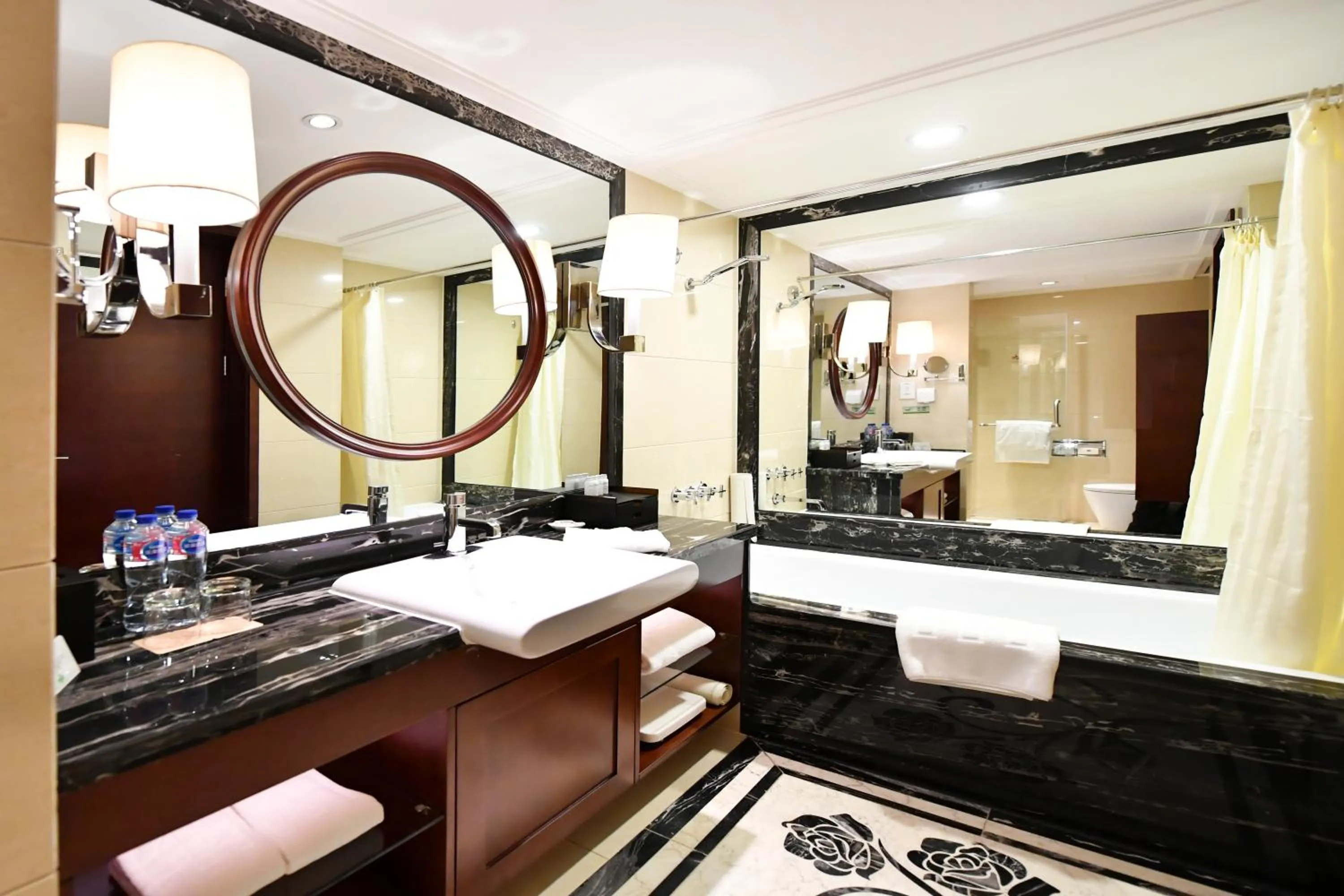 Bathroom in Central Hotel Shanghai - Nanjing Road