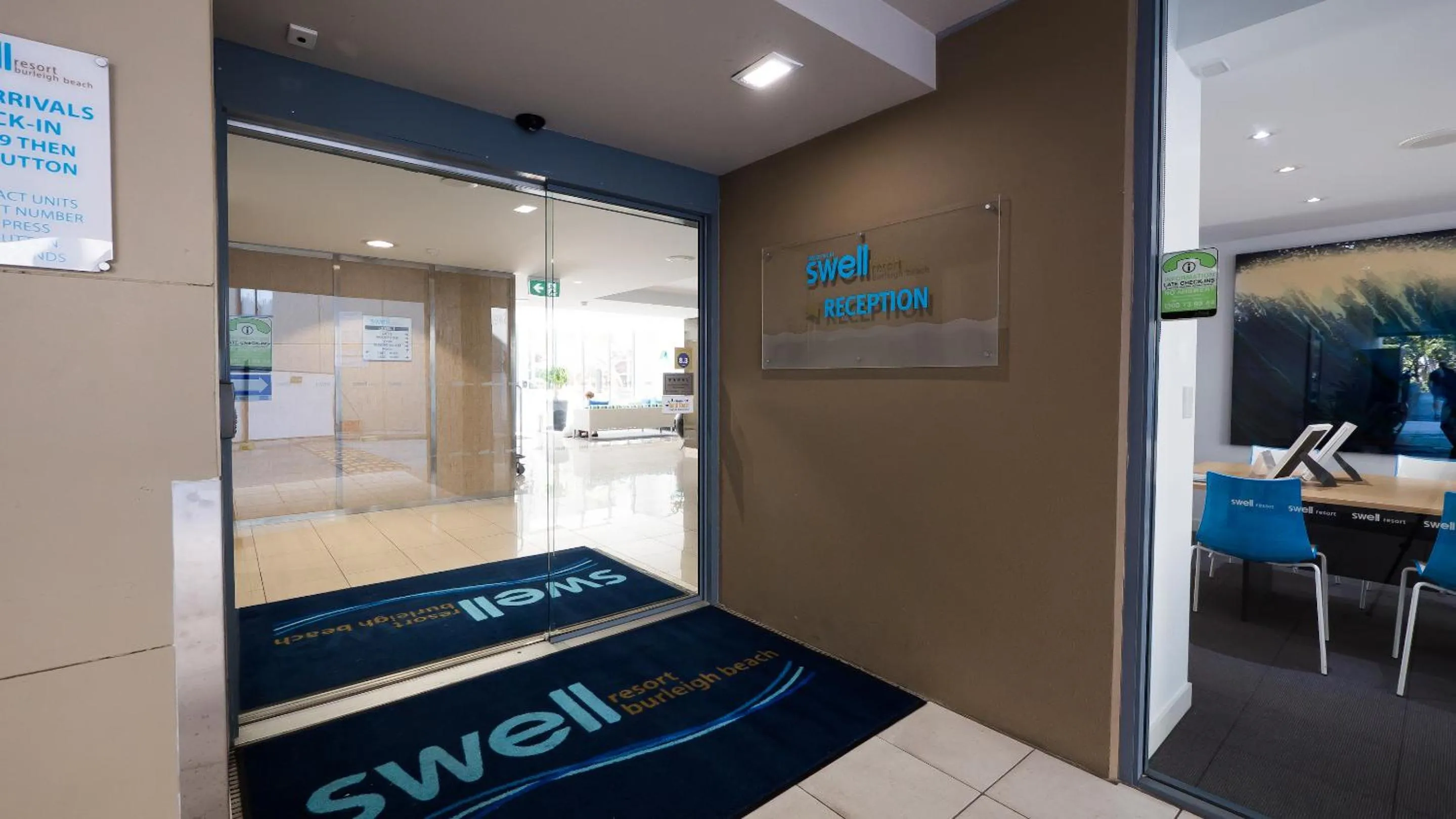 Lobby or reception, Bed in Swell Resort Burleigh Heads