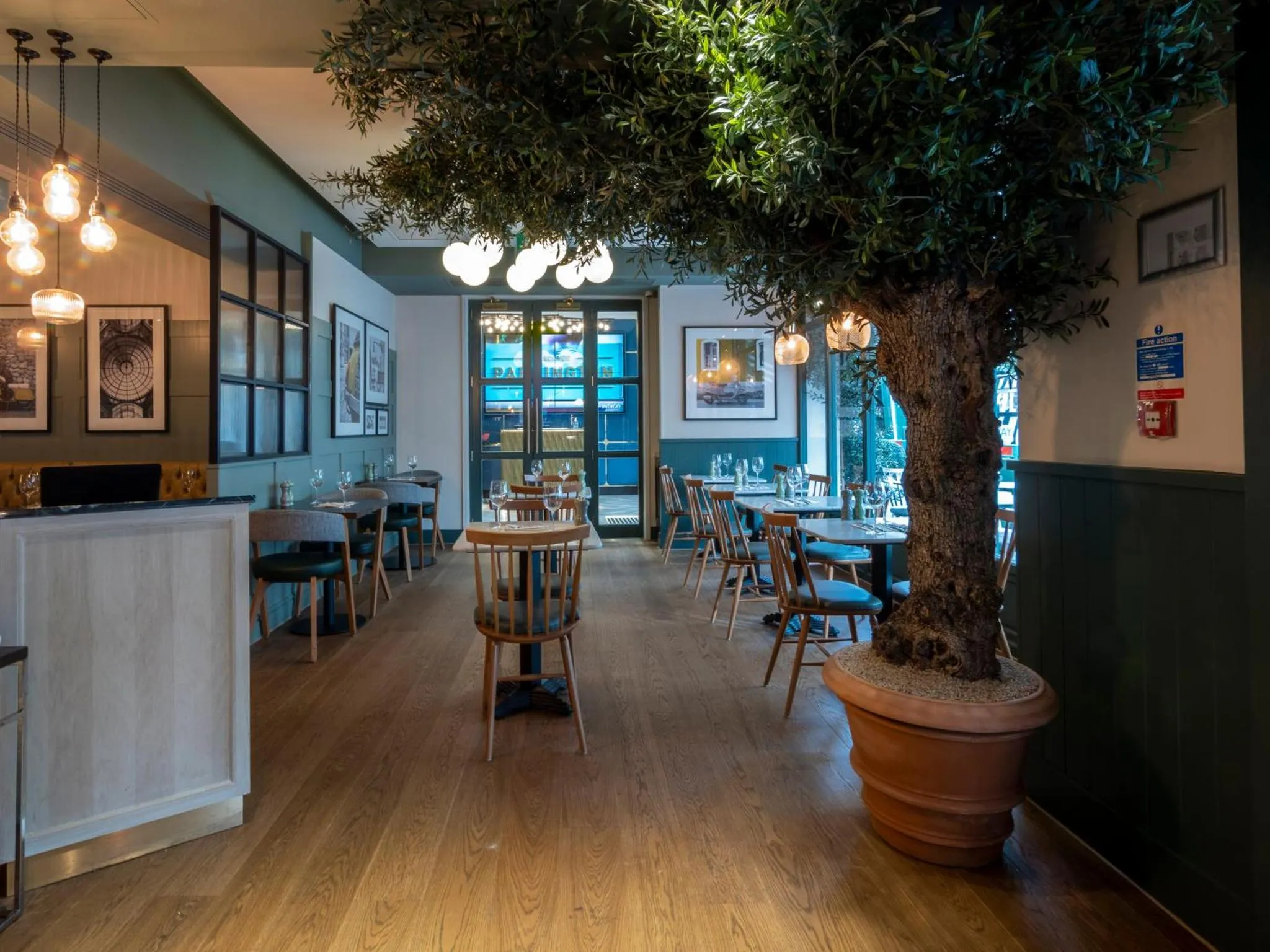 Restaurant/places to eat in Hotel Indigo London Hyde Park Paddington by IHG