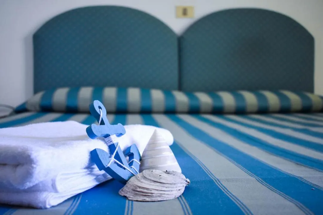 Bedroom, Bed in Hotel Embassy