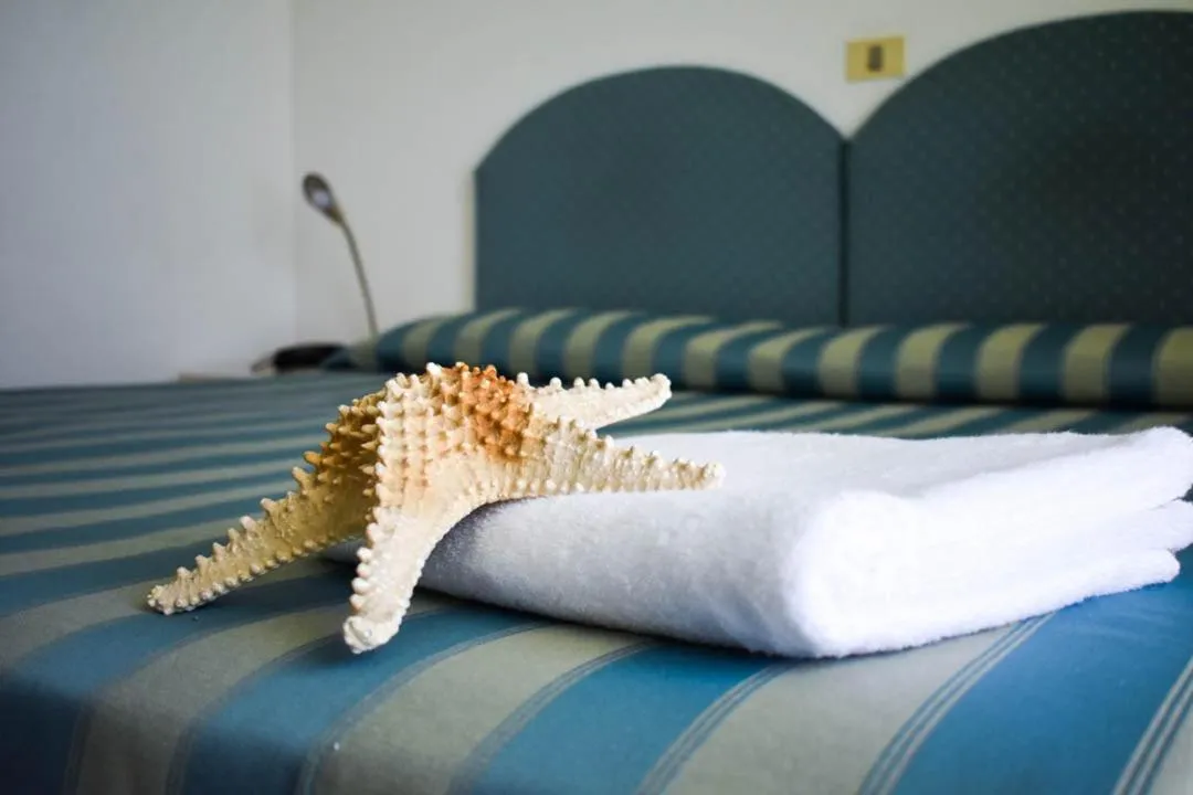 Bedroom, Bed in Hotel Embassy