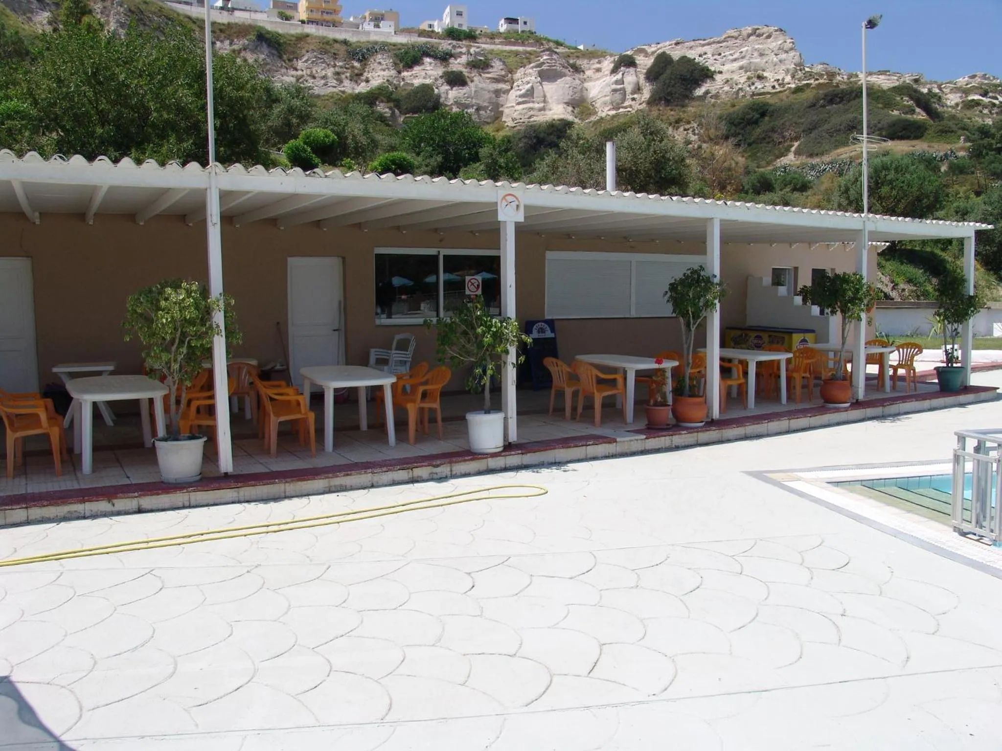 Restaurant/places to eat in Hermes Hotel