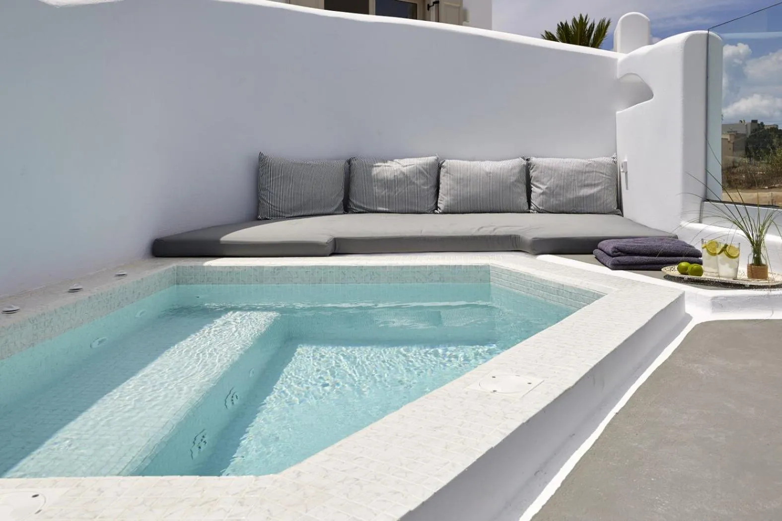Hot Tub in Margo Houses