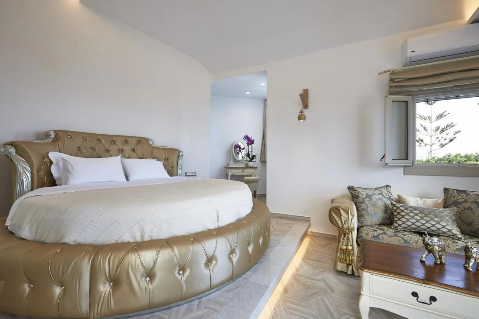 Bedroom, Bed in Margo Houses