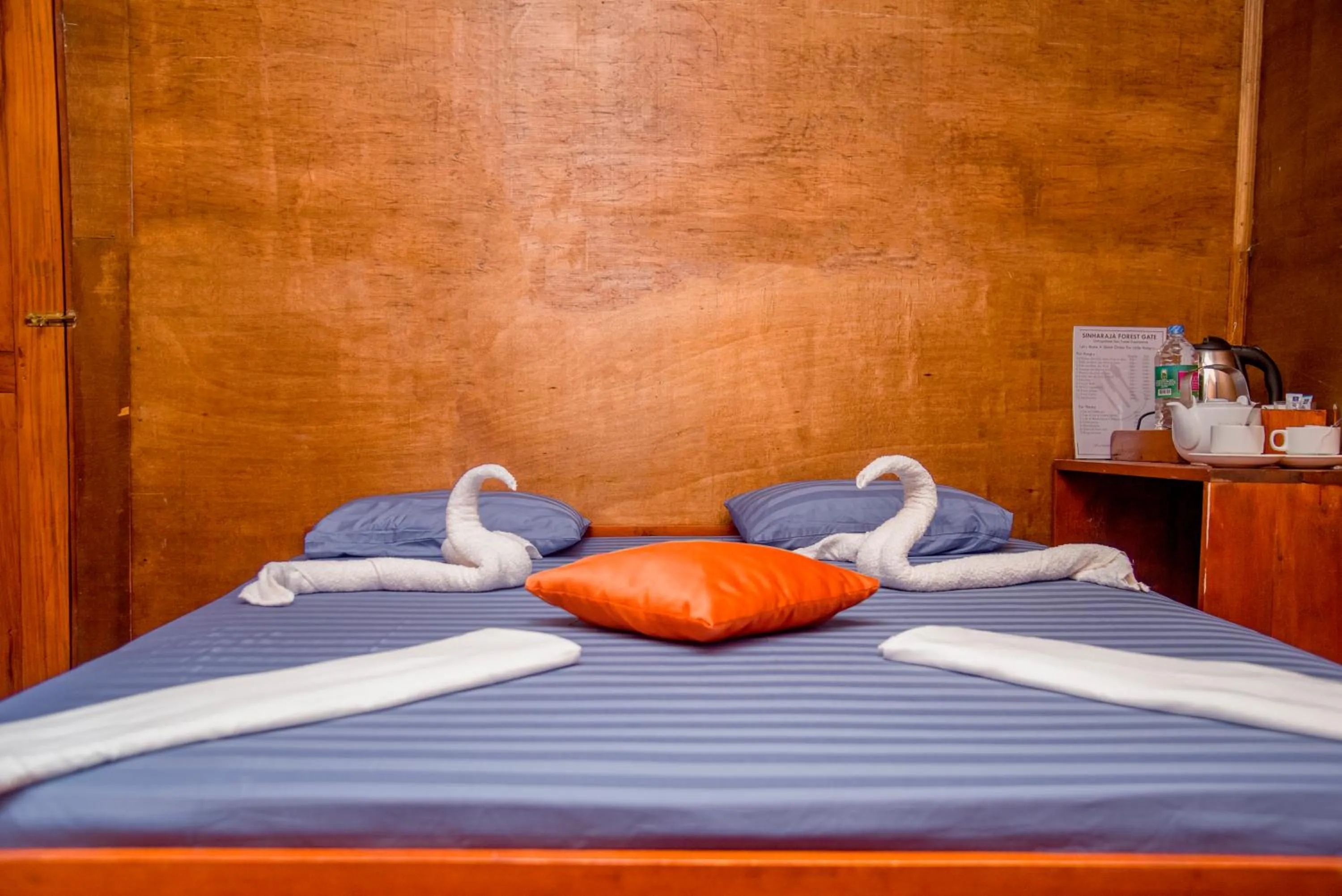 Bed in Sinharaja Forest Gate