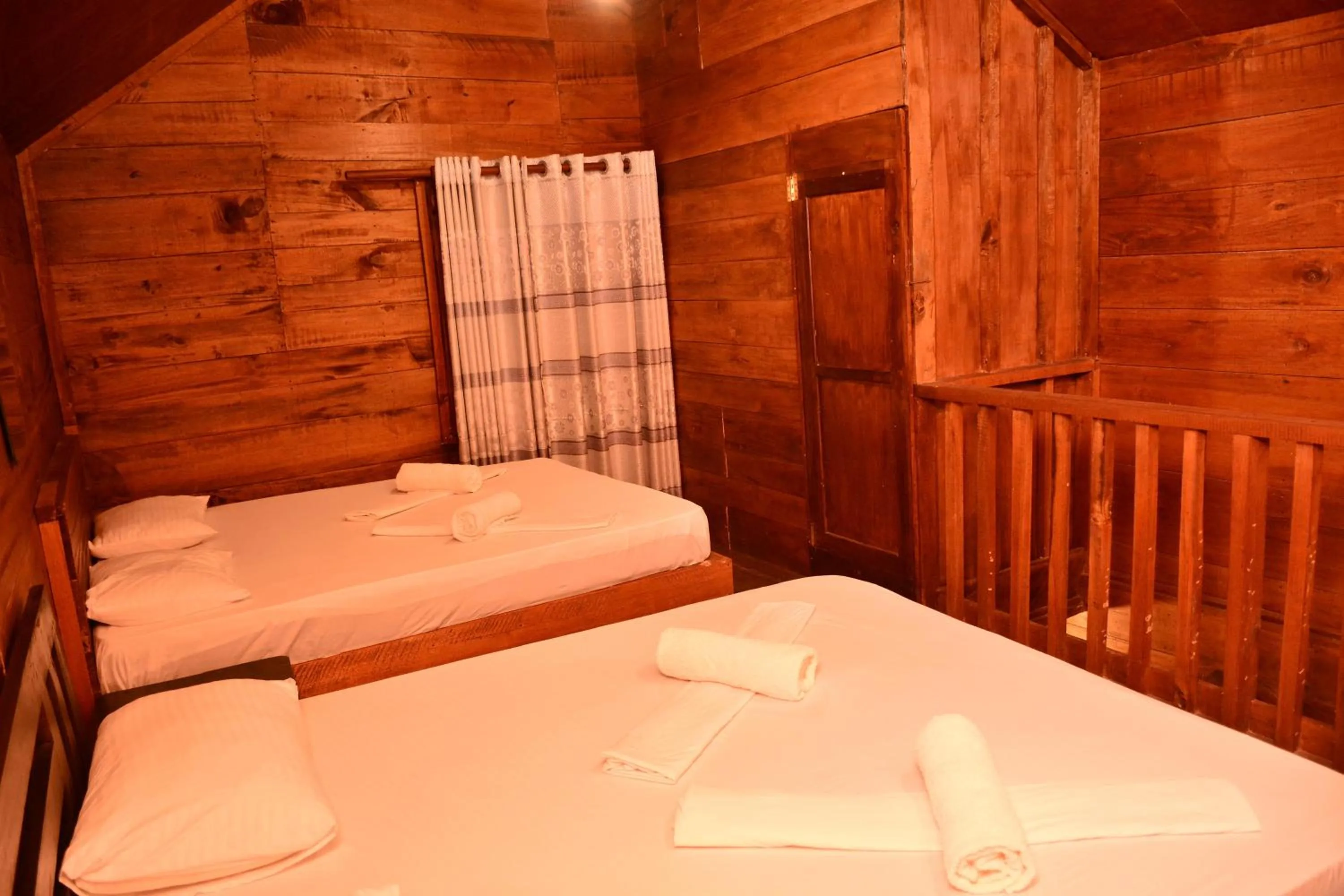 Bed in Sinharaja Forest Gate