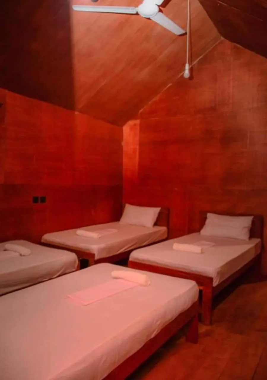 Bed in Sinharaja Forest Gate