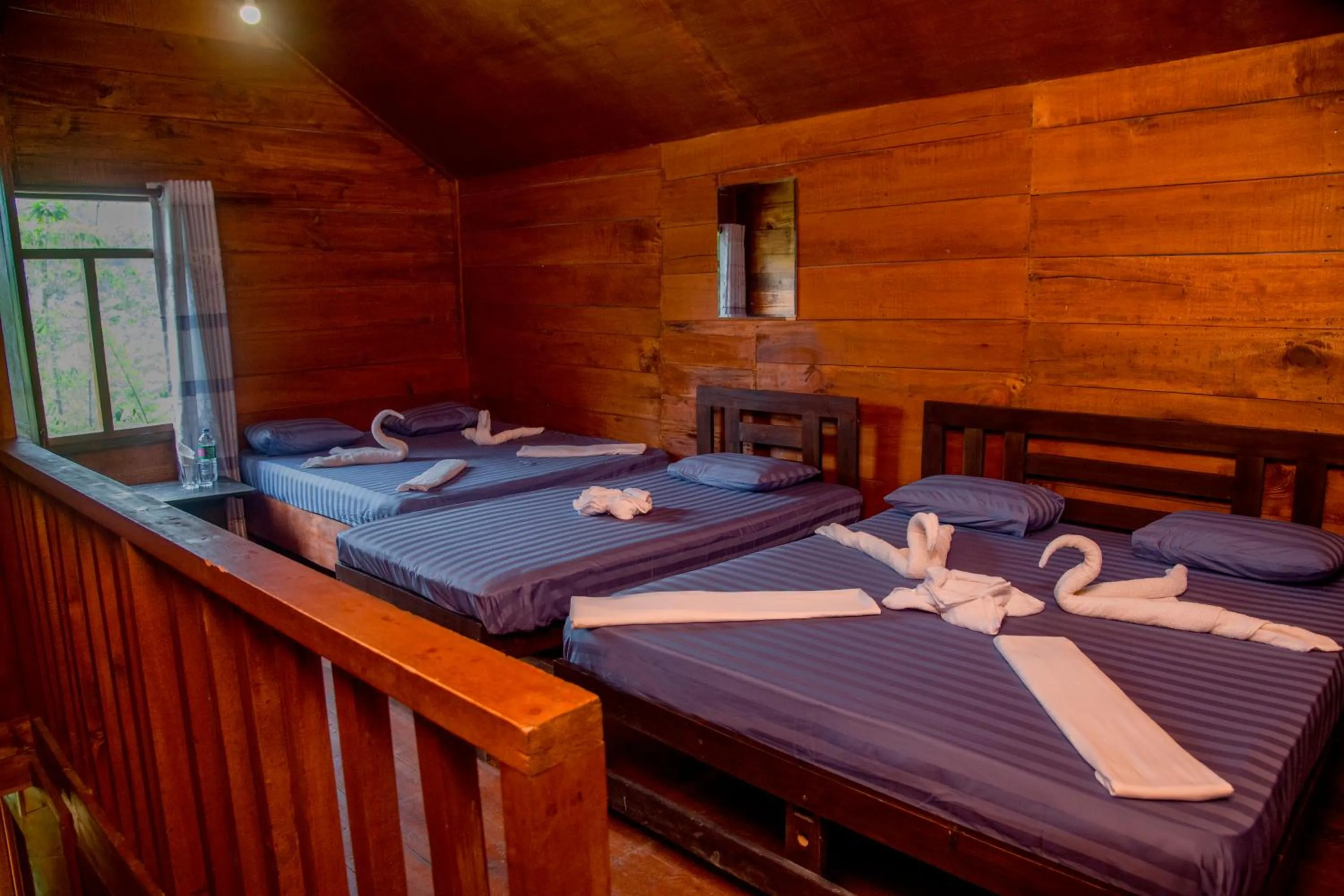 Bed in Sinharaja Forest Gate