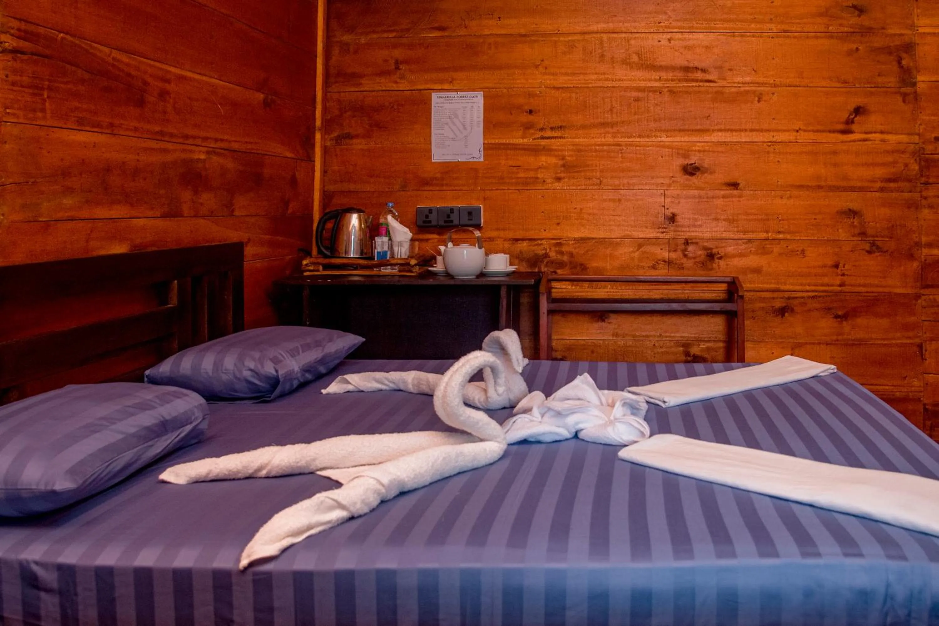 Bed in Sinharaja Forest Gate