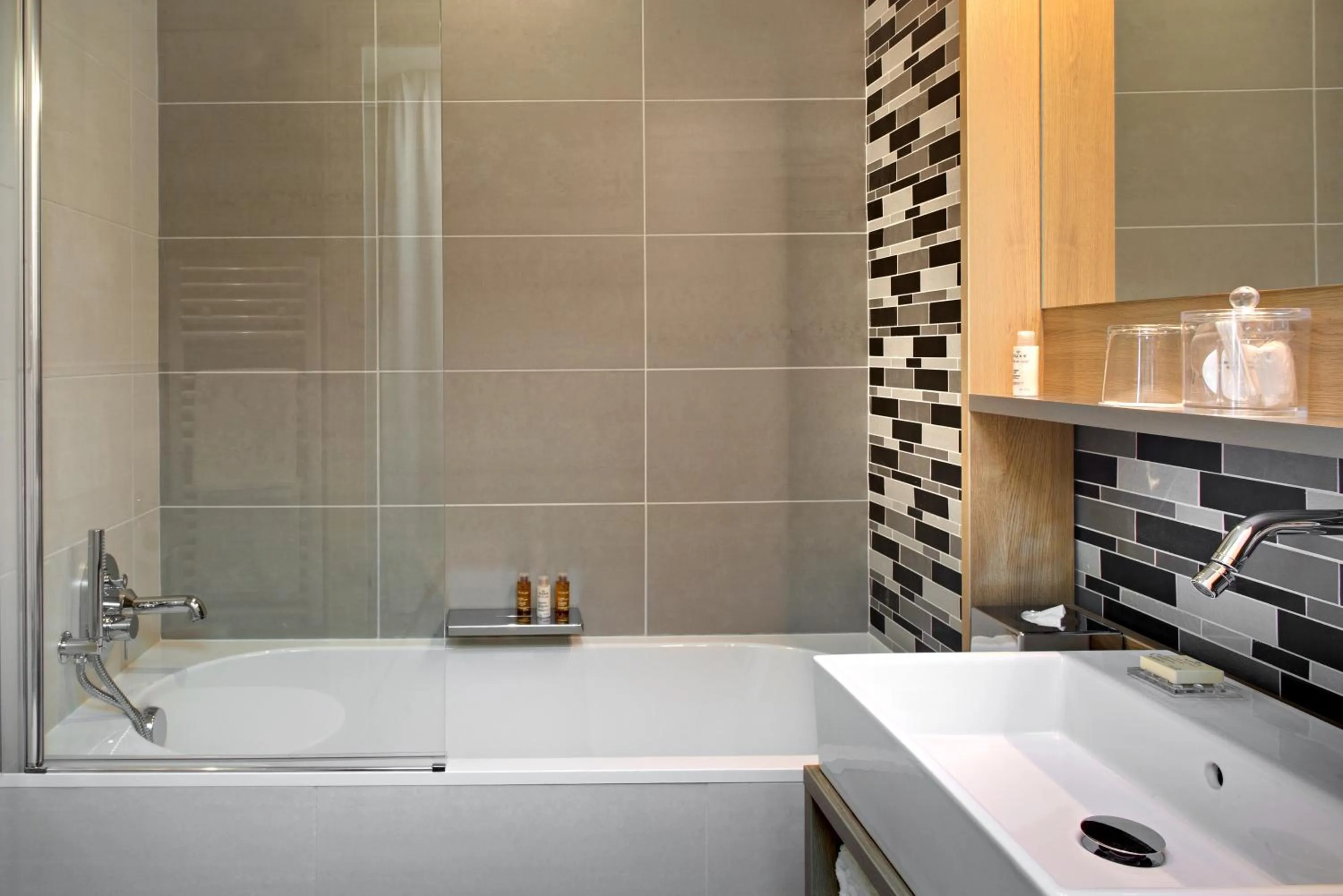 Shower in Jardins de Mademoiselle Hôtel & Spa