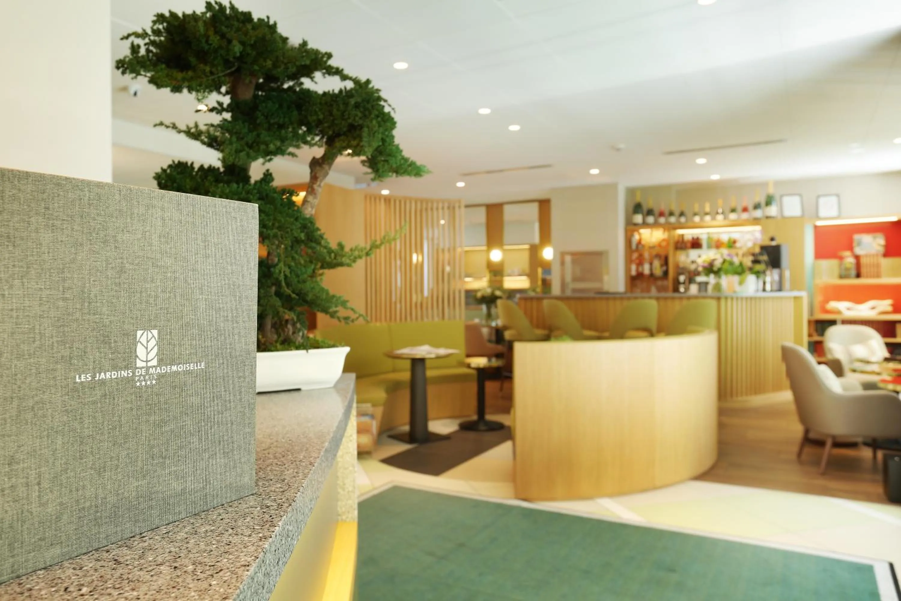 Lobby or reception in Jardins de Mademoiselle Hôtel & Spa