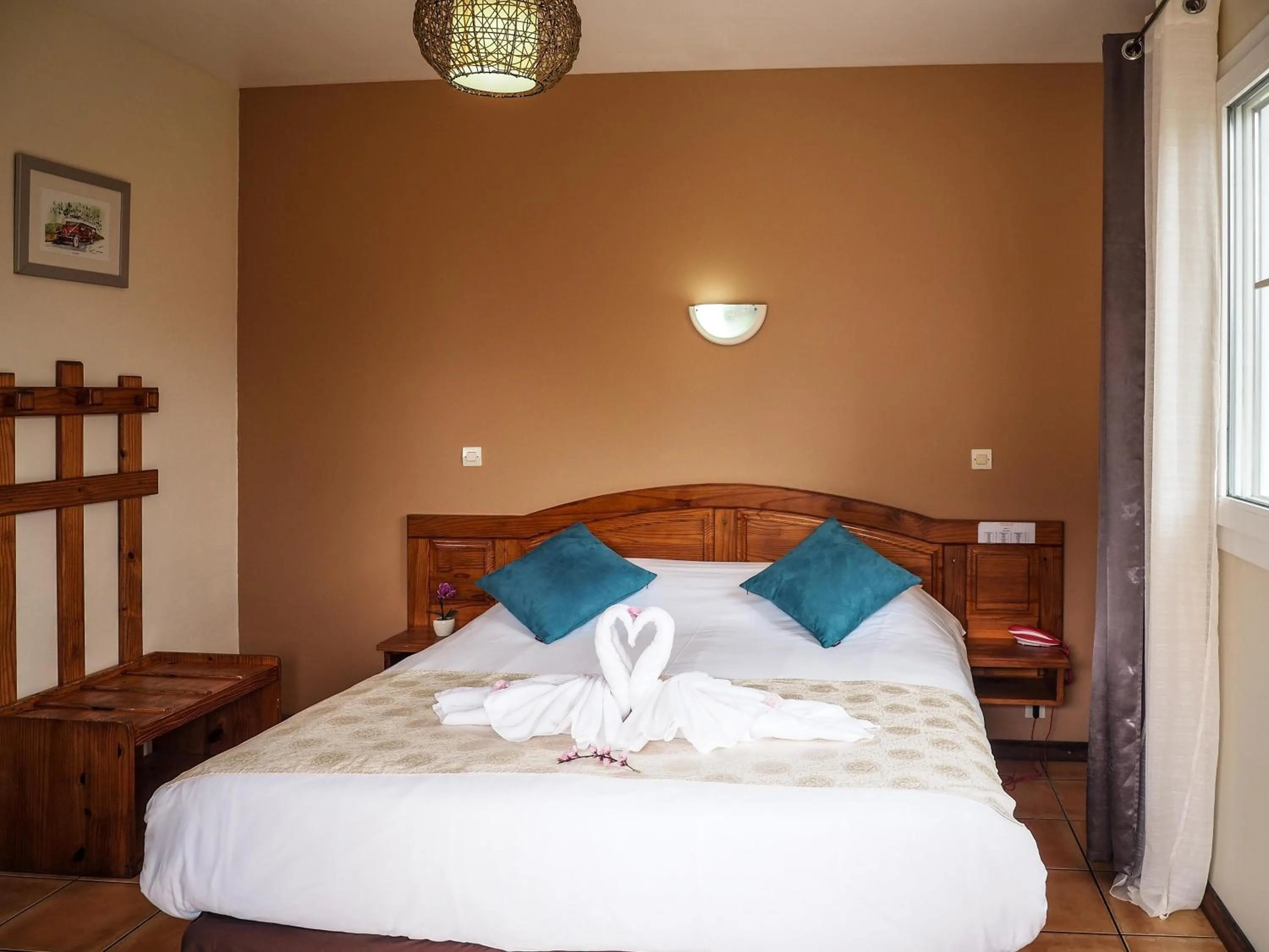 Photo of the whole room, Bed in Hôtel L'Ecrin