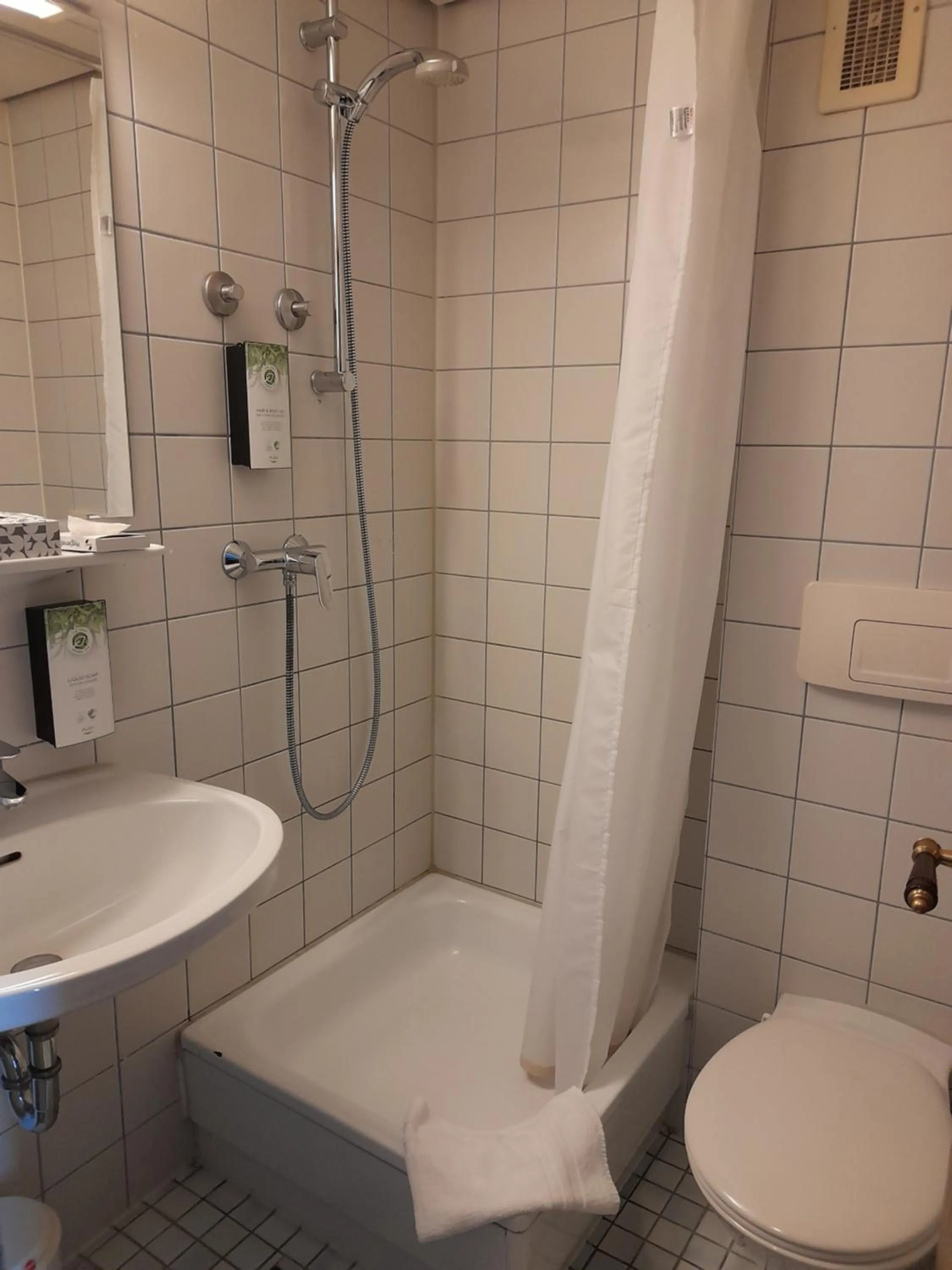 Bathroom in Hotel Pelli Hof Rendsburg by Tulip Inn