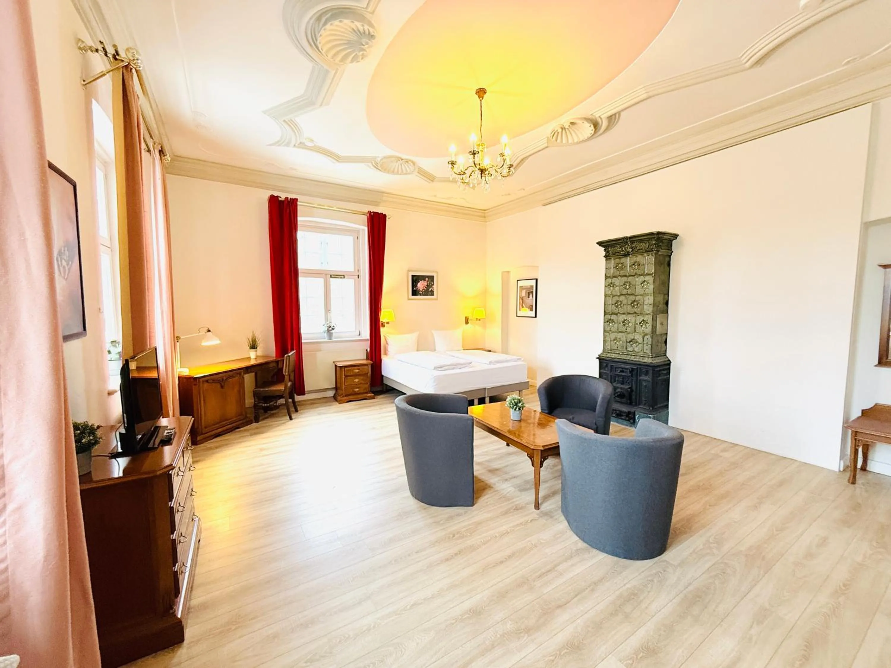 Photo of the whole room in Hotel Pelli Hof Rendsburg by Tulip Inn