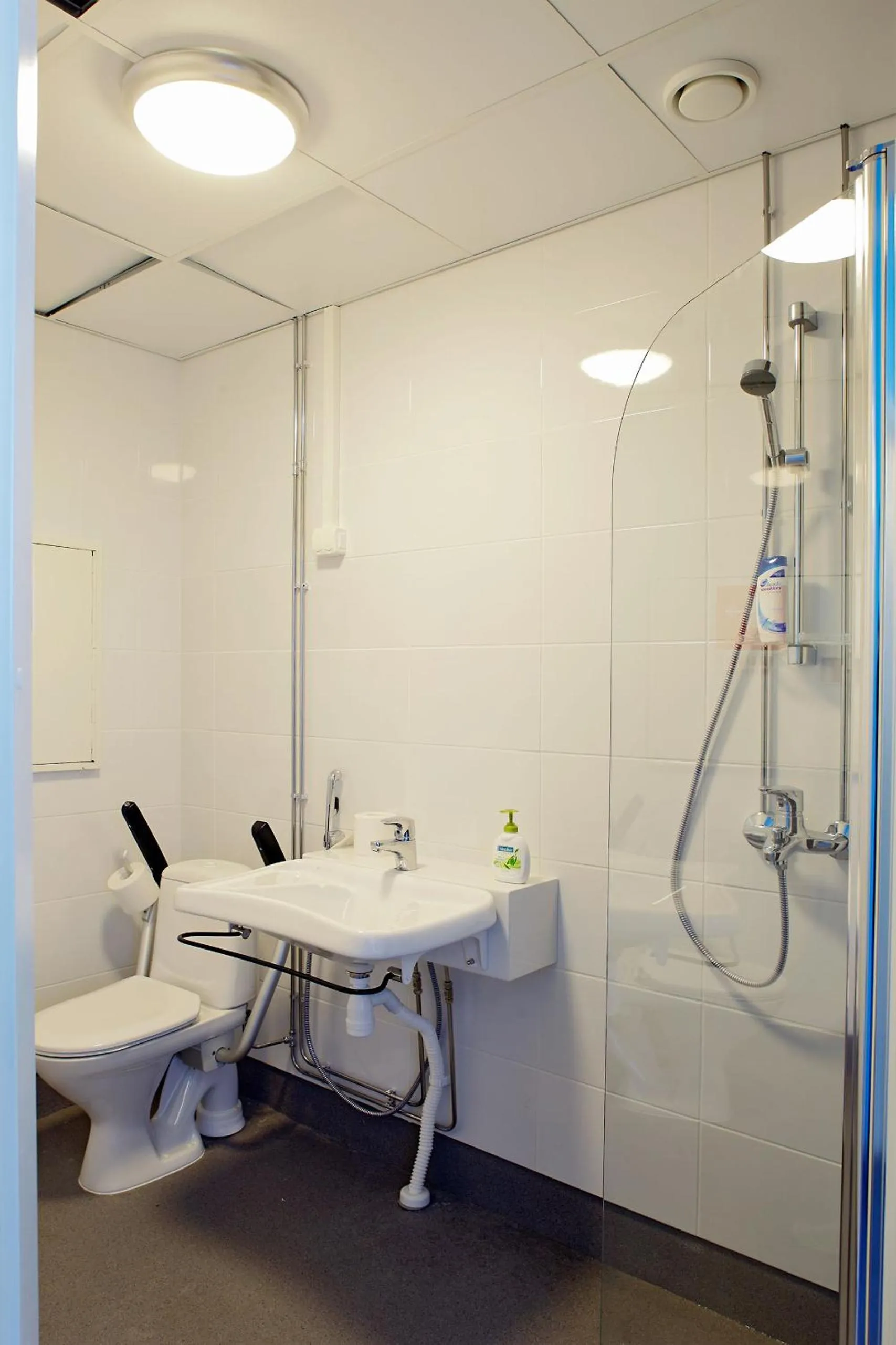 Bathroom in CheapSleep Hostel Helsinki