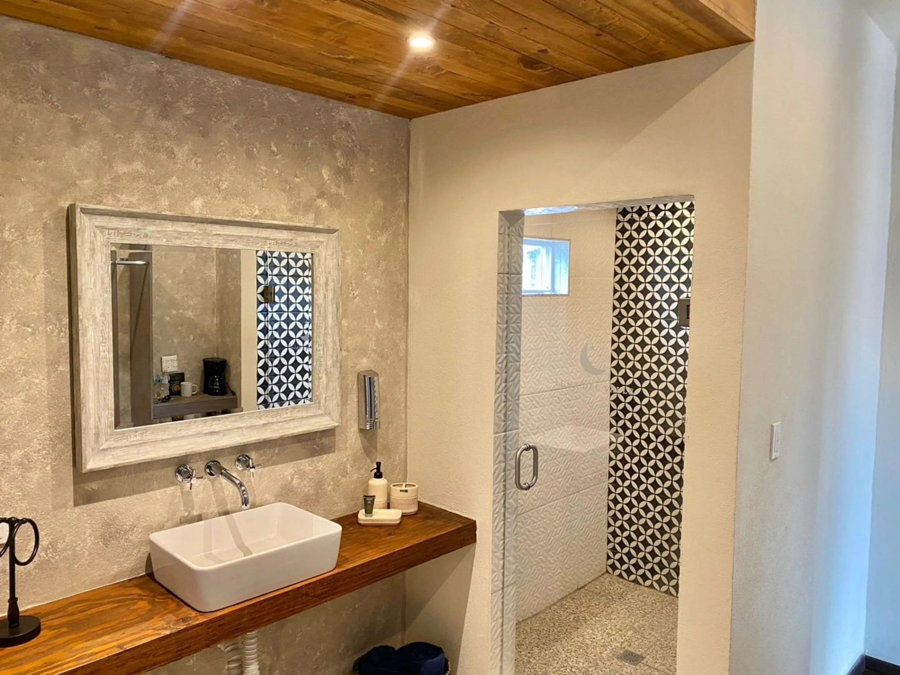 Shower in Luna Del Valle