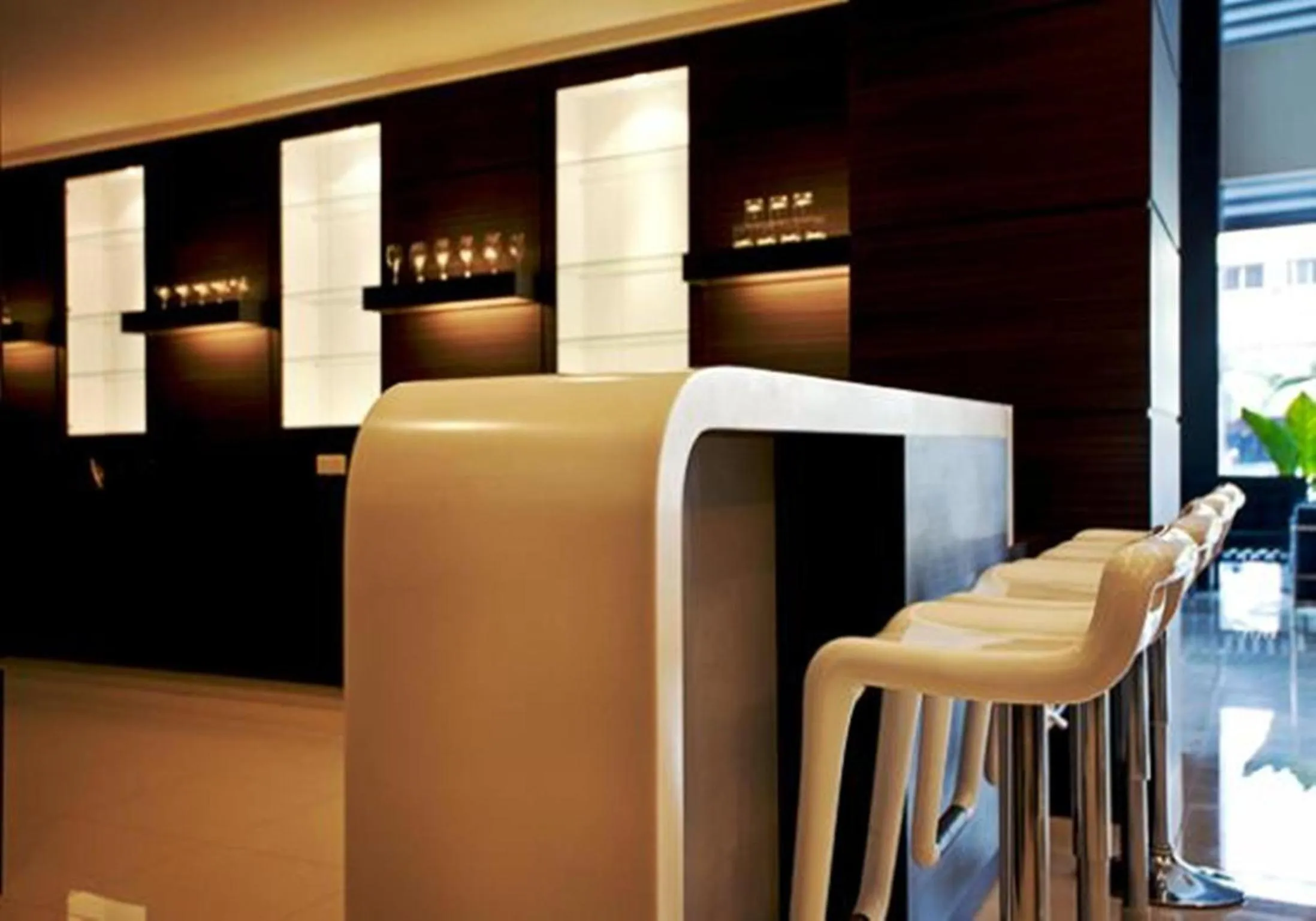 Restaurant/places to eat in Pine Tree Hotel