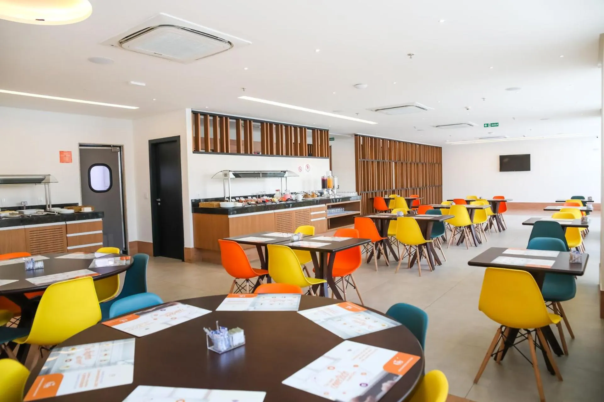 Restaurant/places to eat in Go Inn Serra