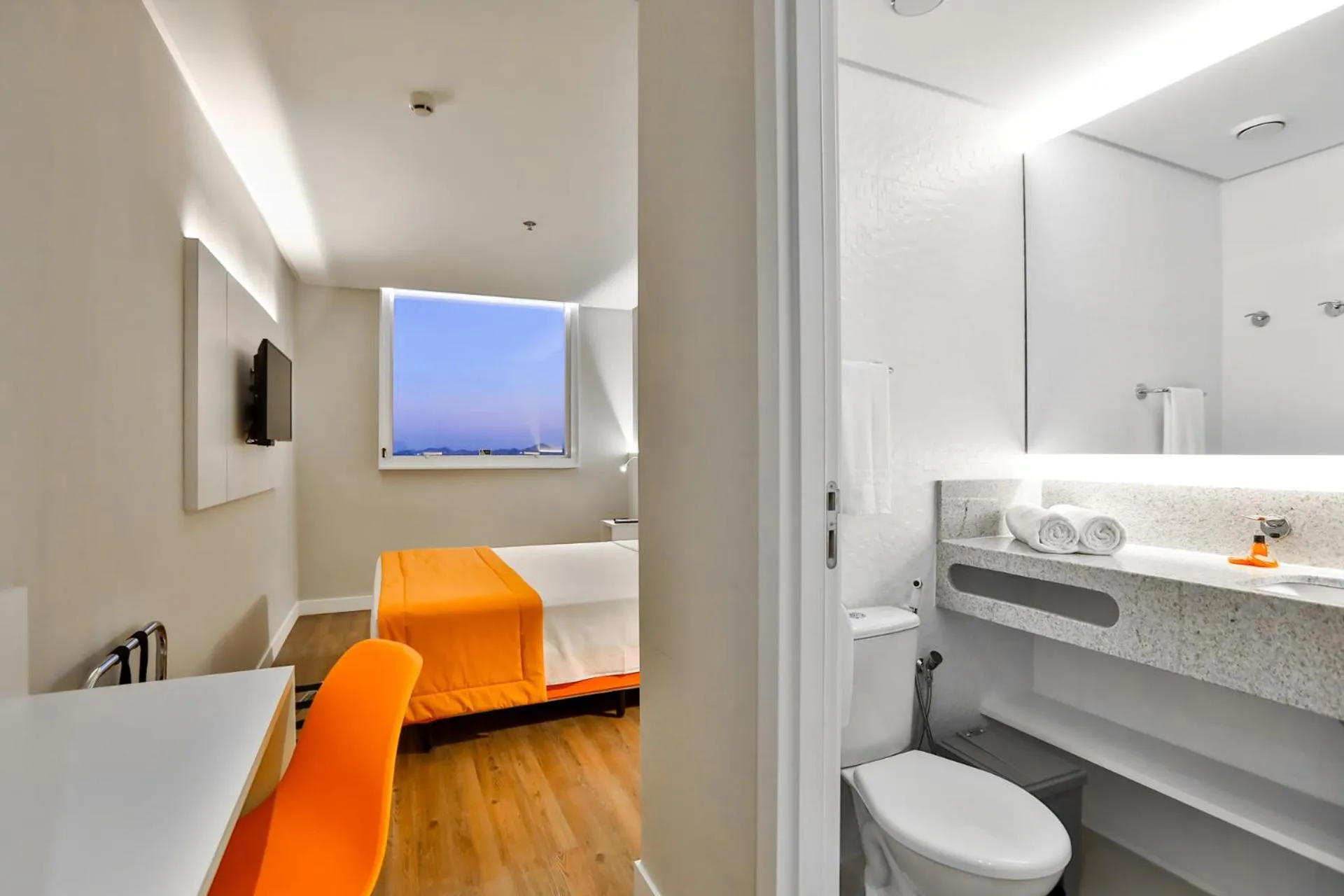 Bathroom, Bed in Go Inn Serra