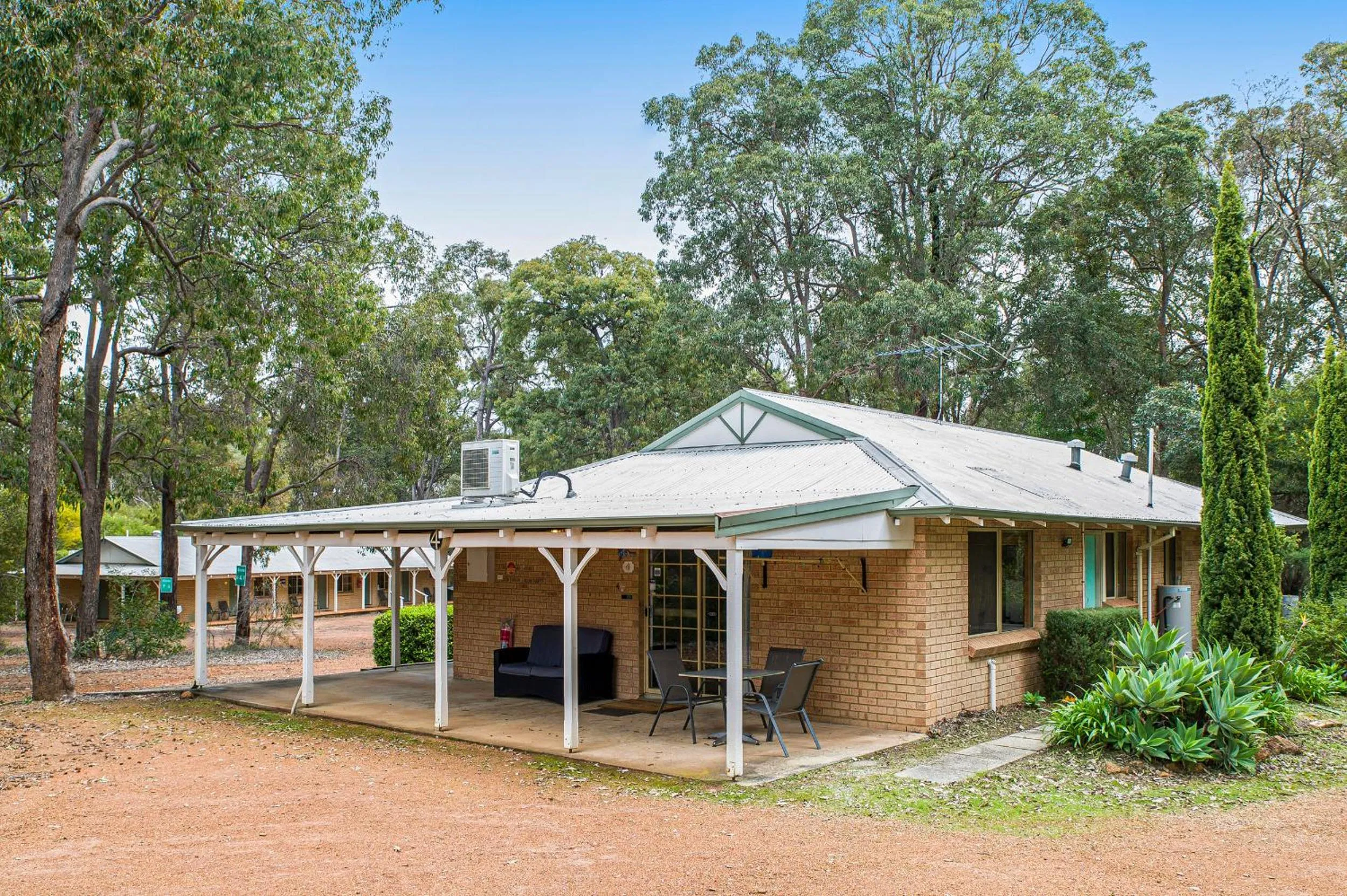 Property building in Travellers Rest Motel