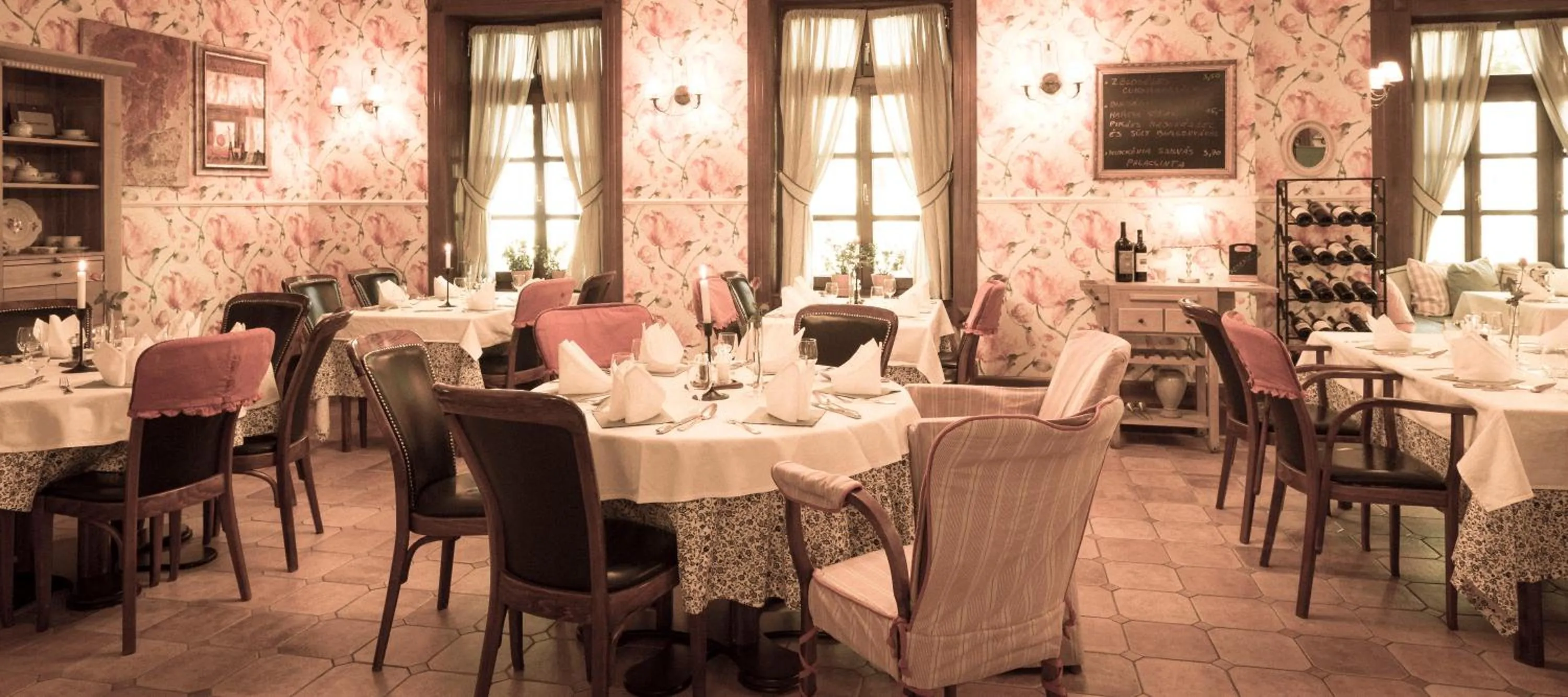 Restaurant/places to eat in Villa Rosa