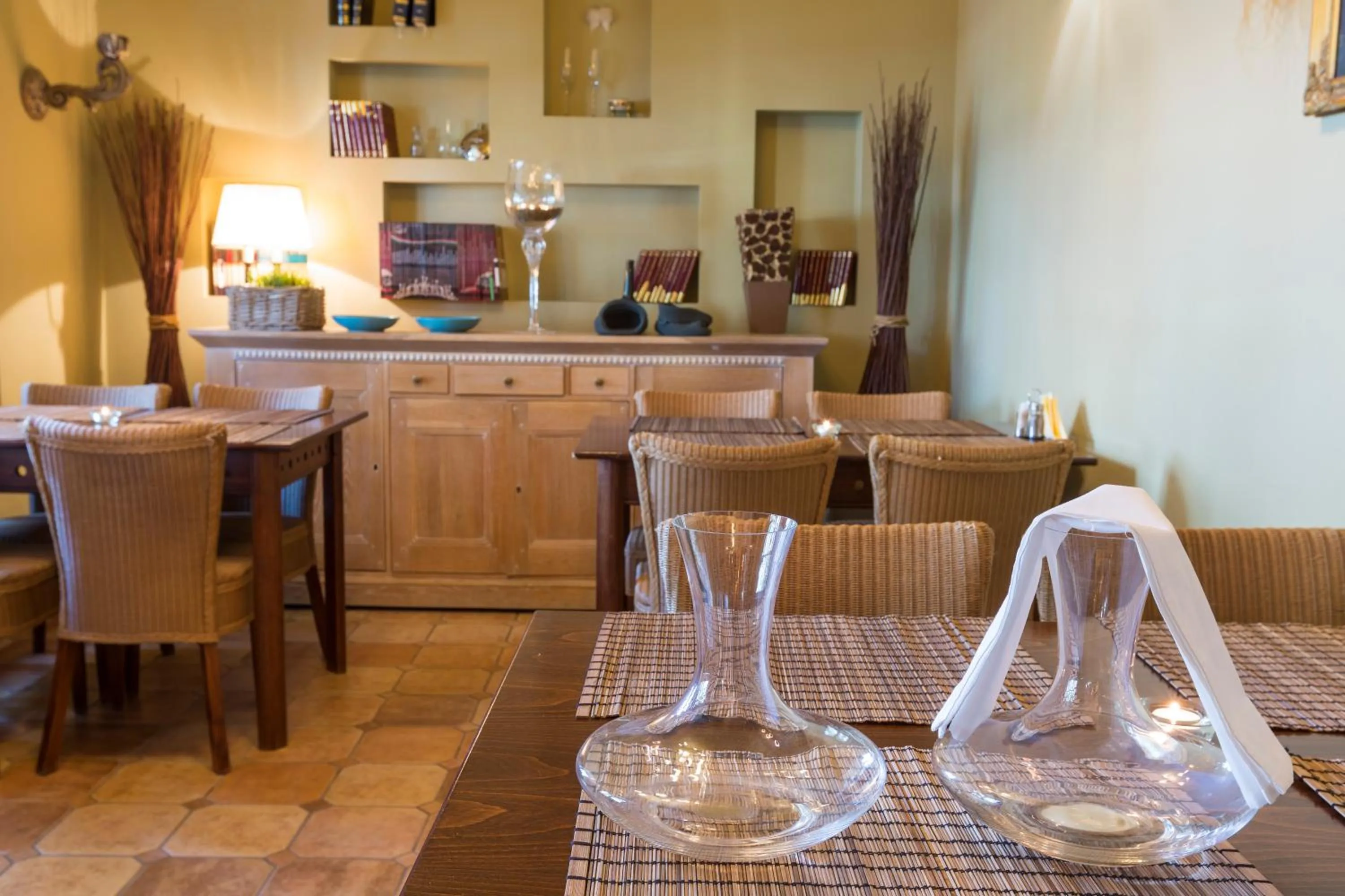 Restaurant/places to eat in Villa Rosa